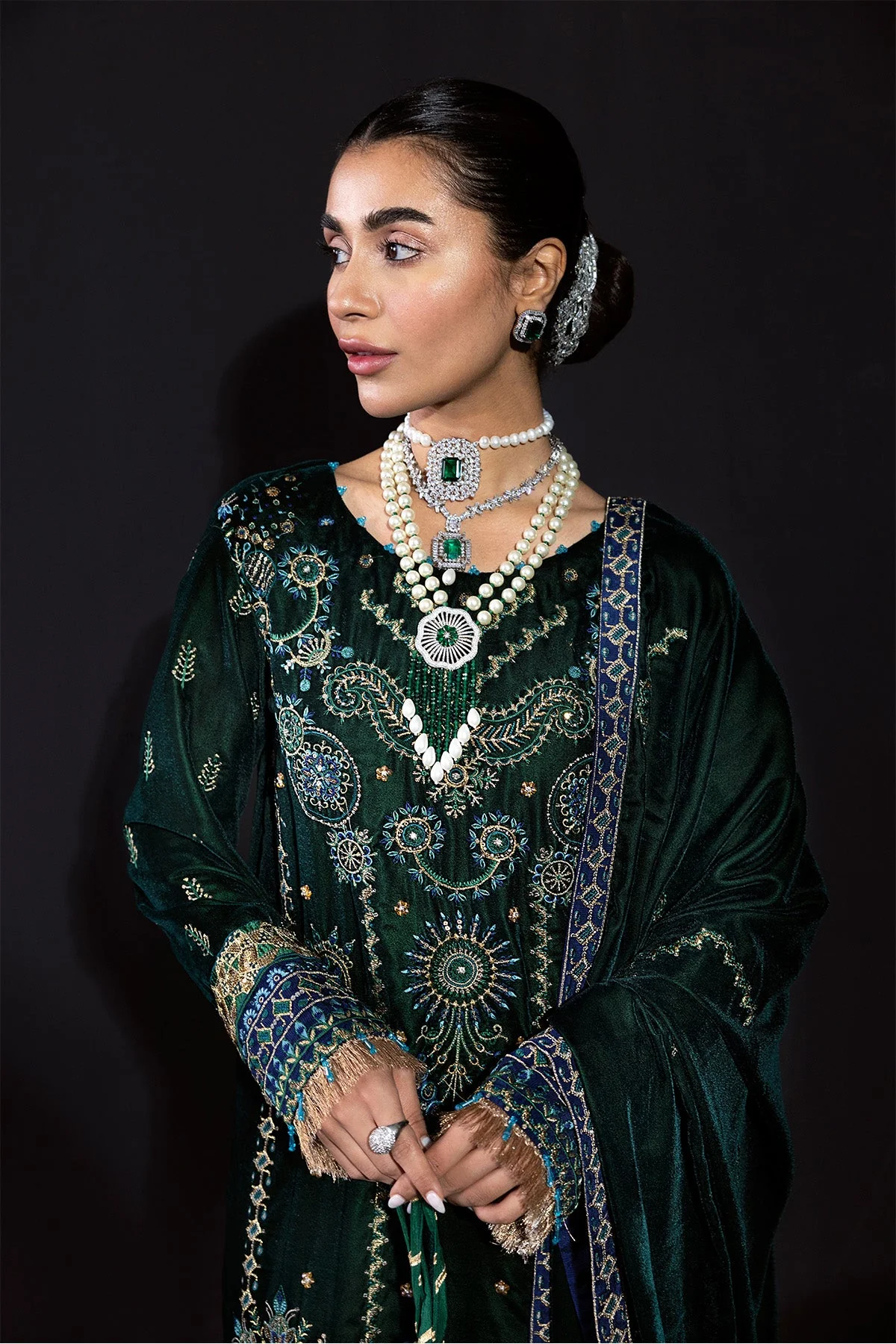 Nureh Maya Velvet Collection 2022 – GUL - Image 2