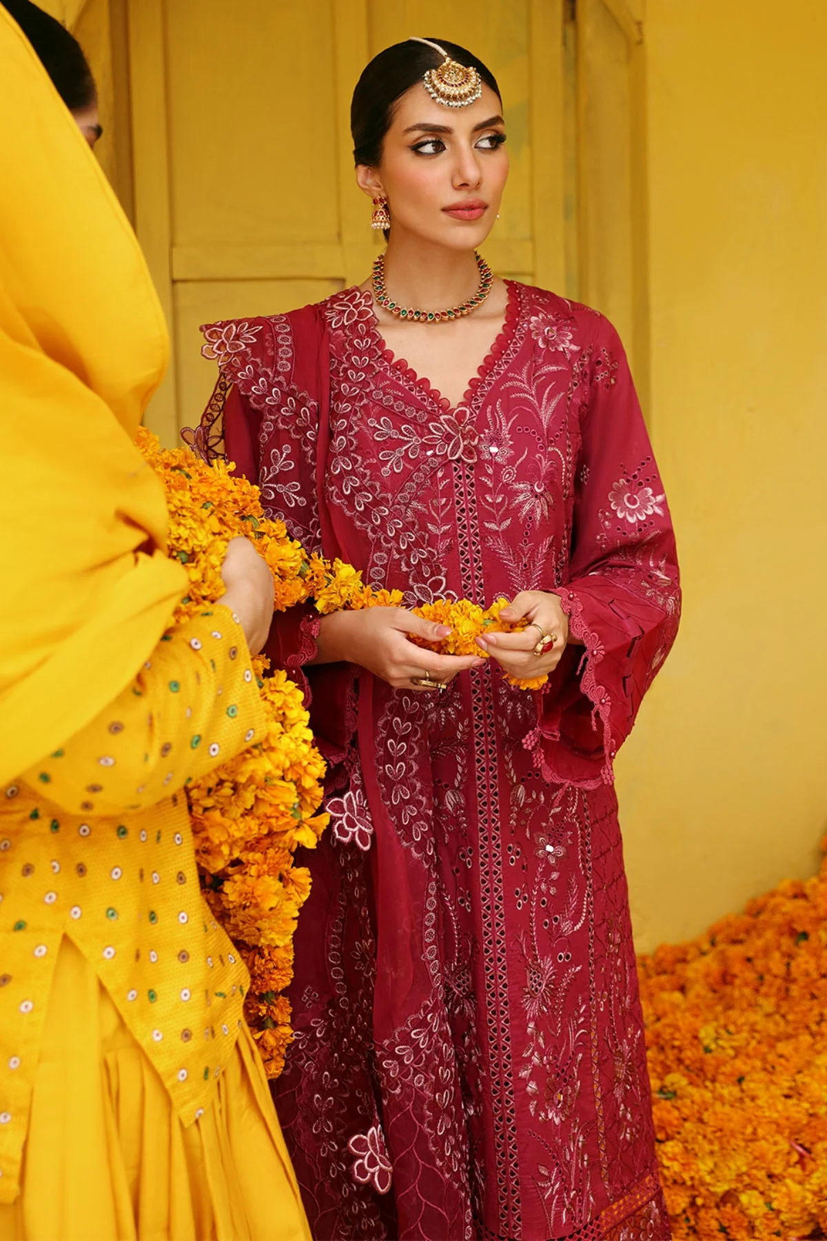 Nureh Mehmaan Nawazi Eid Lawn Collection – NDS-92 - Image 4