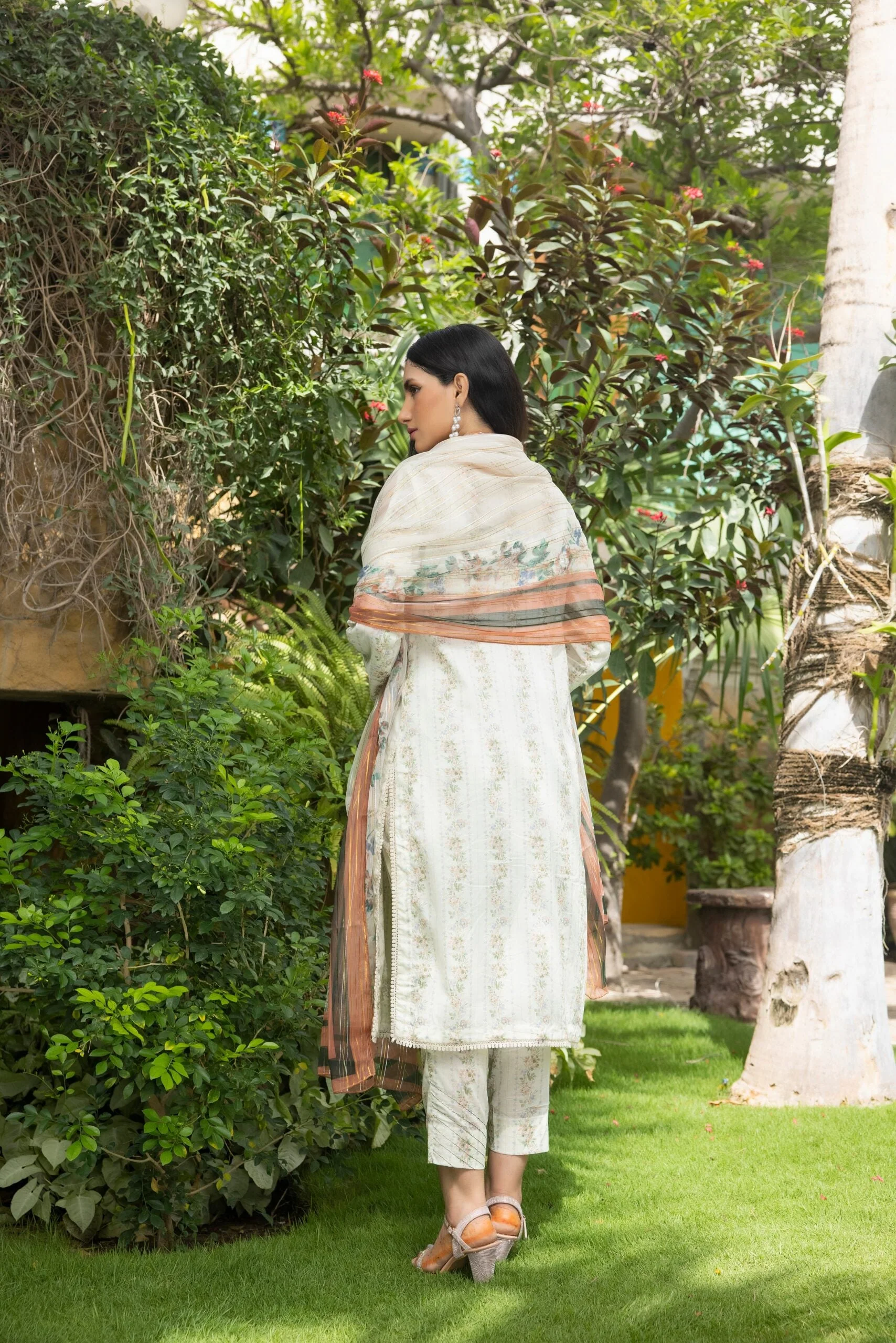 Orchid Printed Lawn Collection with Chiffon Zari Dupatta – OCZ-6 - Image 3
