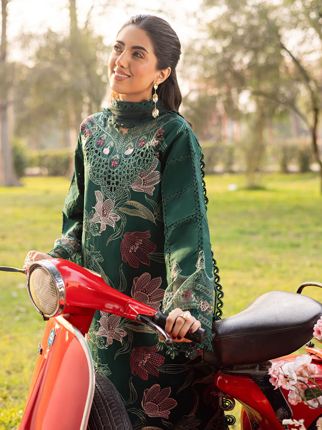 Parishay Shangrila Luxury Lawn Vol-II – SHR - 05 - Image 5