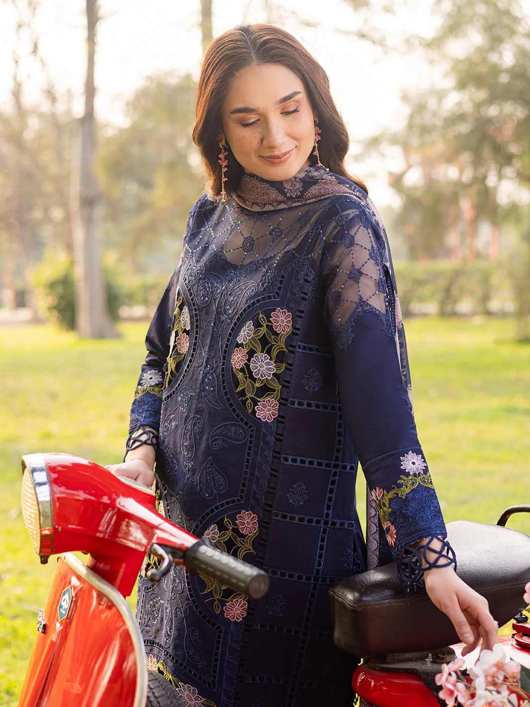 Parishay Shangrila Luxury Lawn Vol-II – SHR - 11 - Image 7