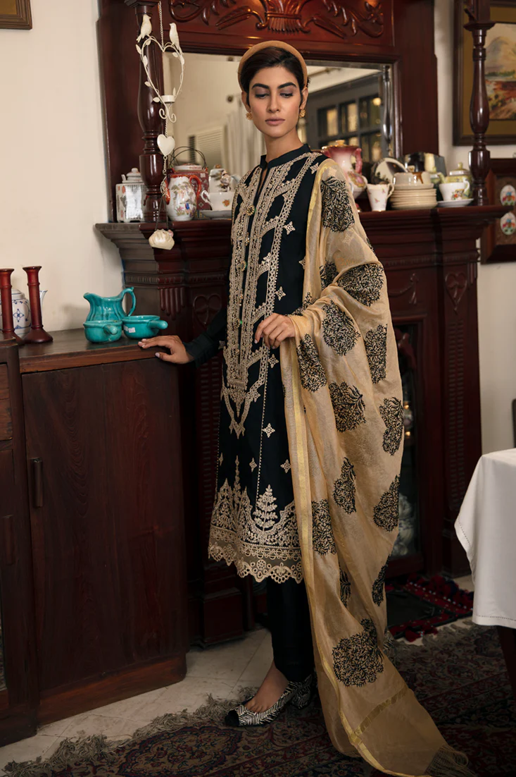 Qalamkar Qline Lawn Collection 2021 – BL-11 Anjuman - Image 4