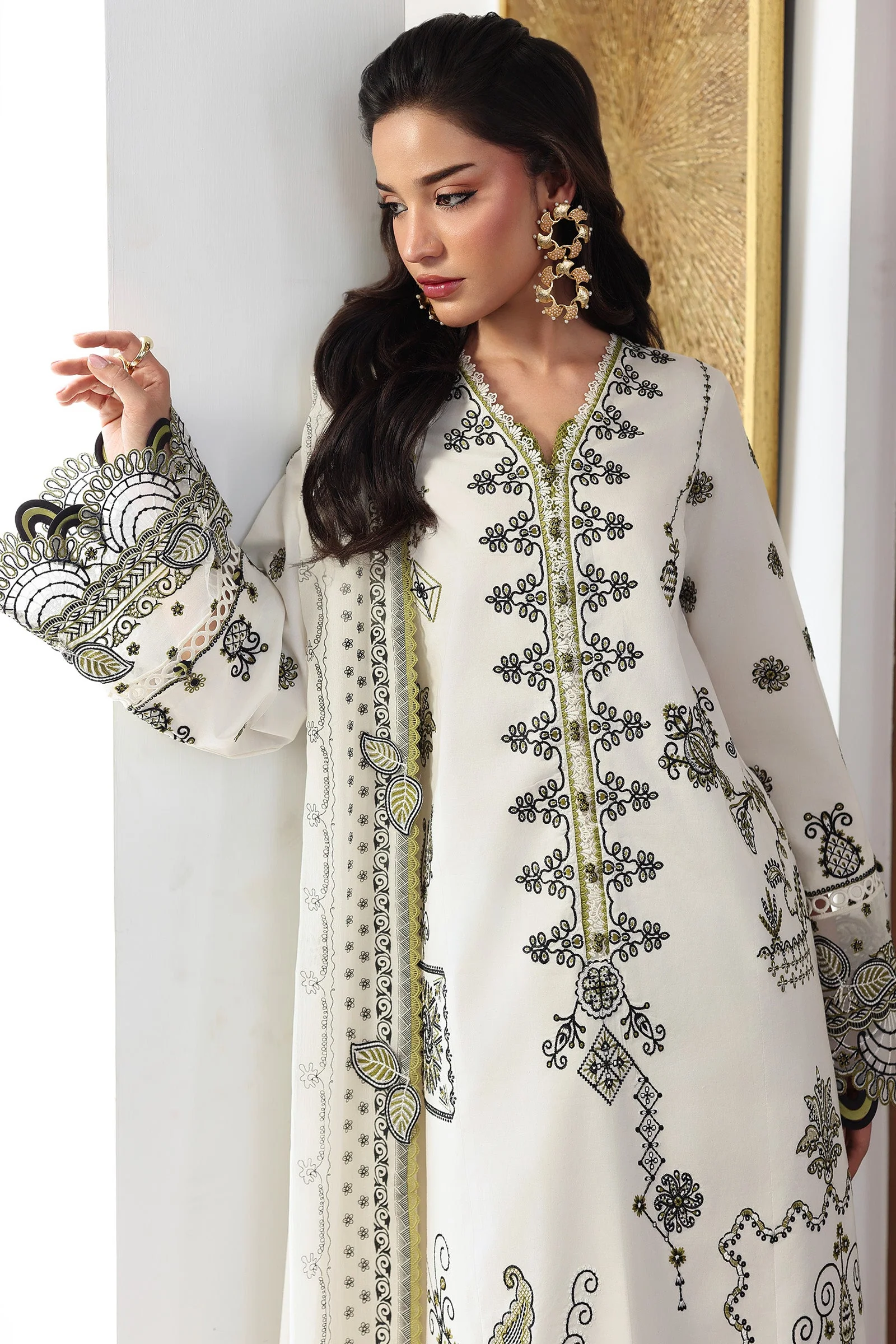 Qalamkar Qline Lawn Drop II – QKL-13 REEMA - Image 4
