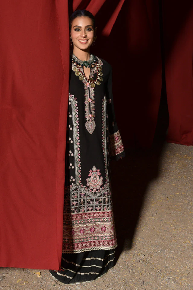 Qalamkar Sayonee Luxury Winter Collection (with Shawl) – K-05 FAHA - Image 5