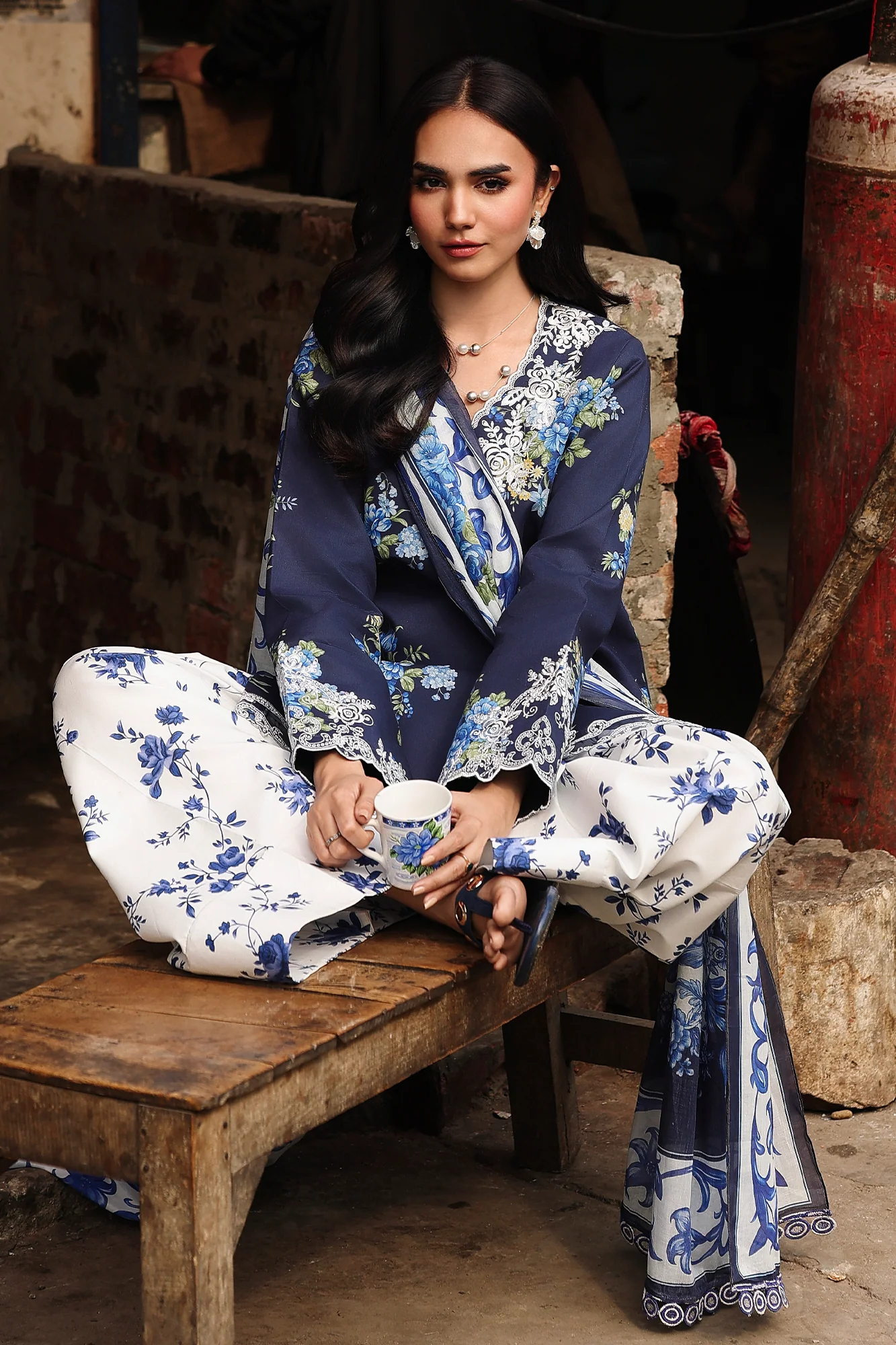 RajBari Floral Symphony Lawn – V2-05 - Image 9