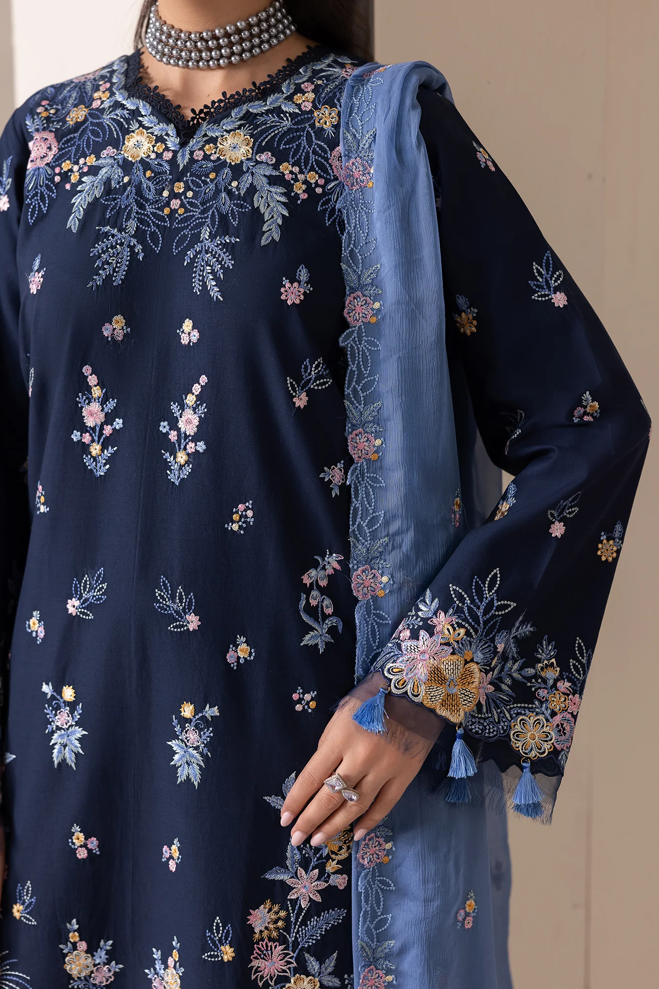 RajBari Premium Edition Lawn – D-07 - Image 3