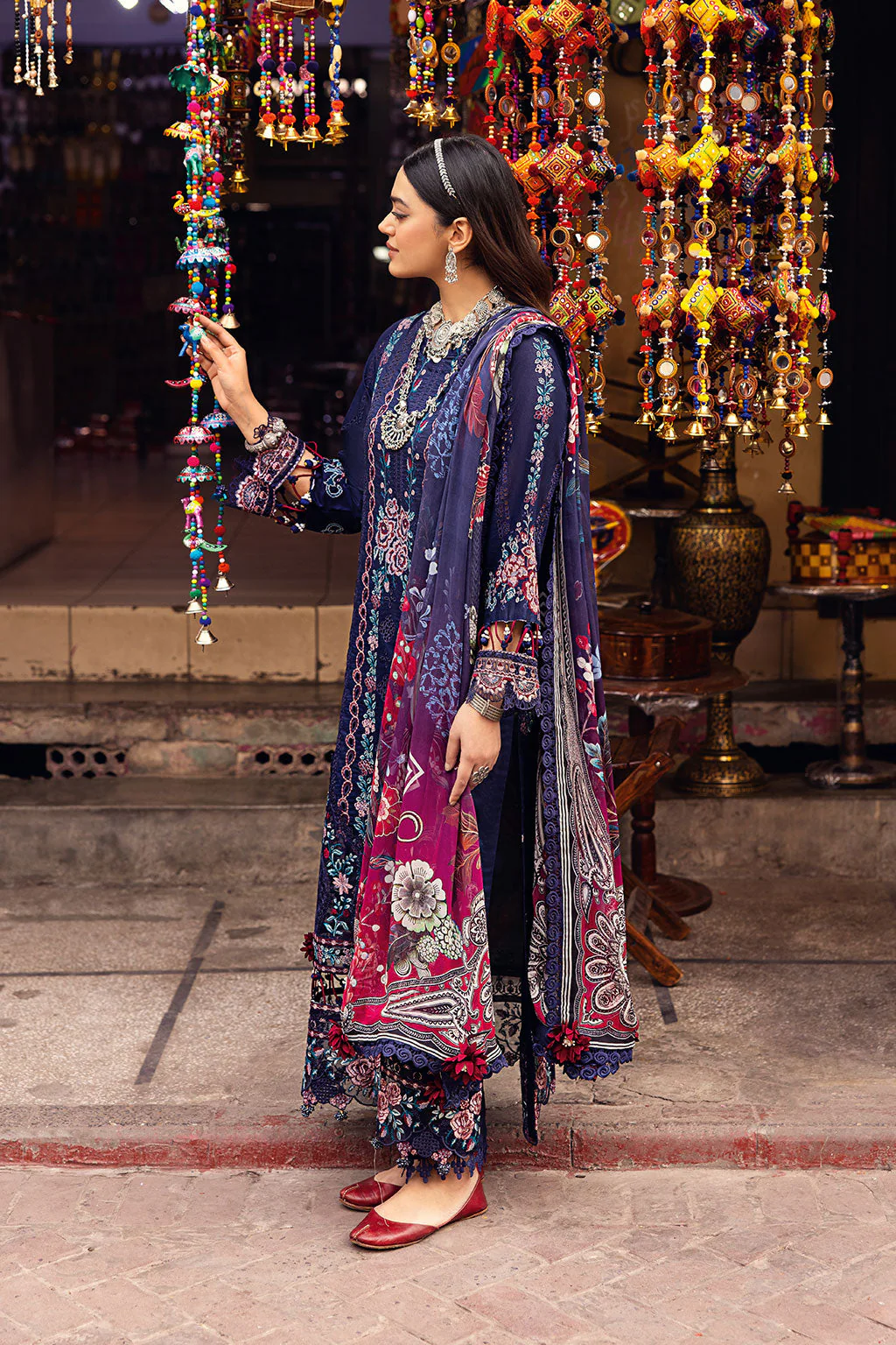 Ramsha Andaaz Lawn Vol-11 – Z-1101 - Image 2