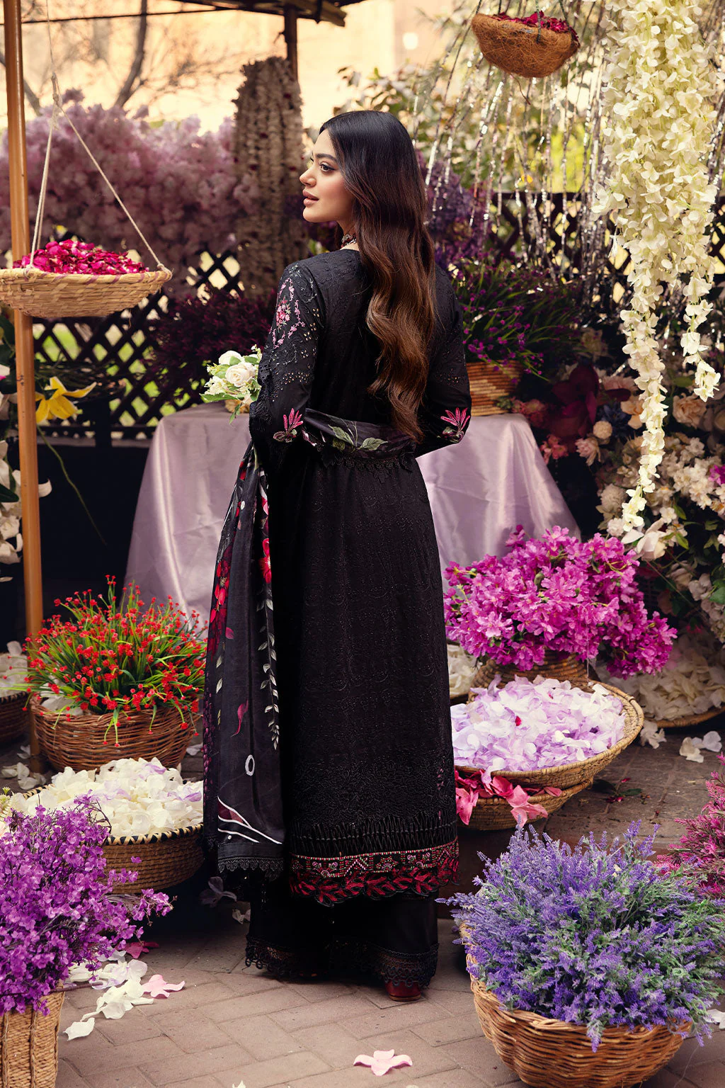 Ramsha Andaaz Lawn Vol-11 – Z-1109 - Image 4