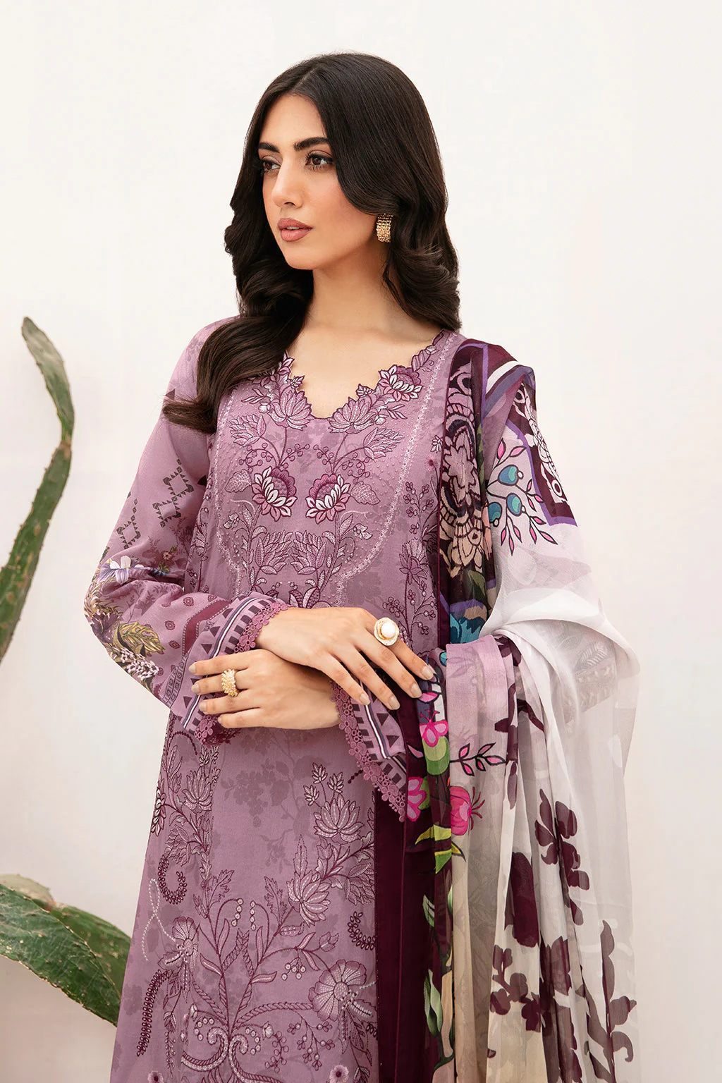 Ramsha Mashaal Luxury Lawn – L-1103 - Image 5
