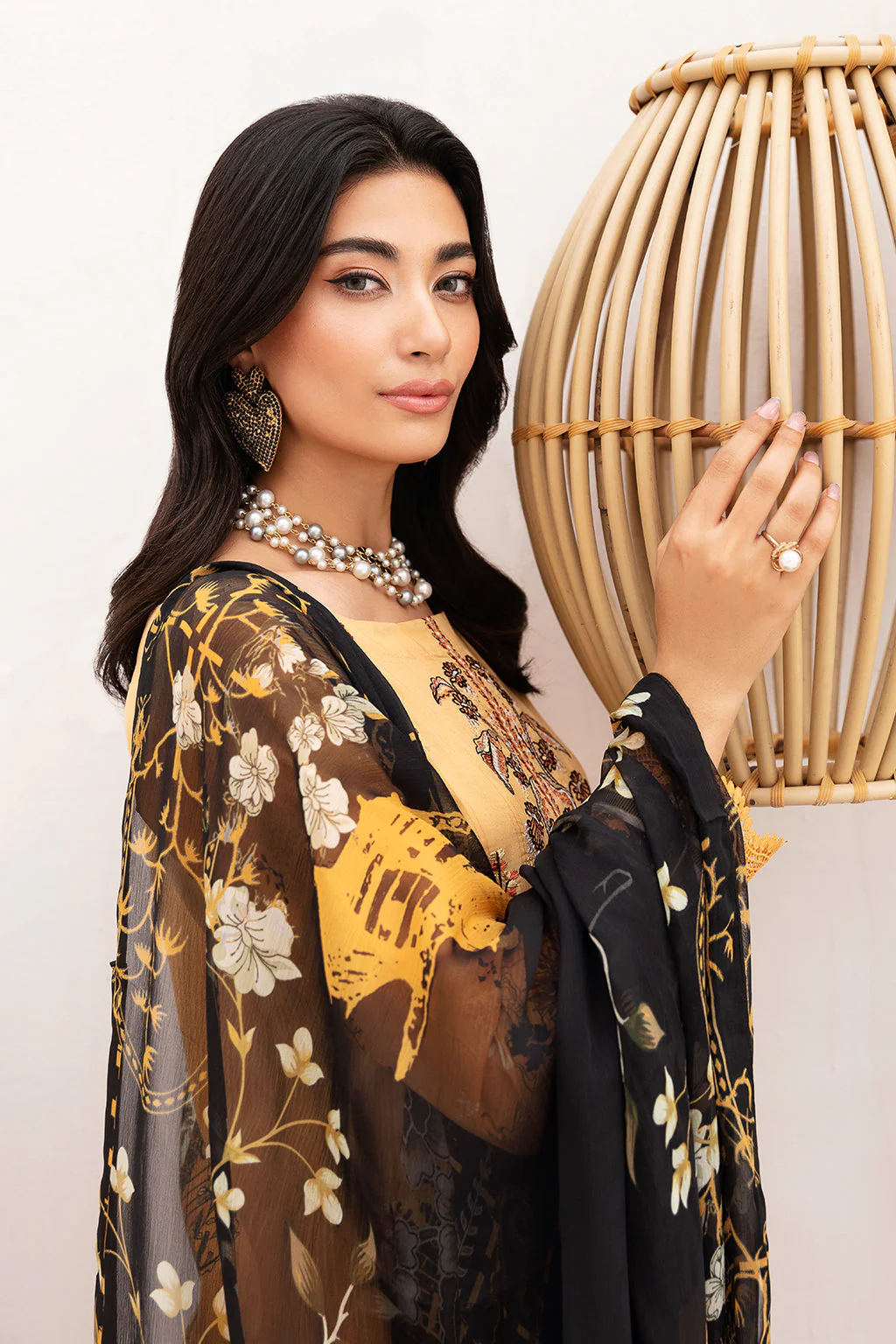 Ramsha Mashaal Luxury Lawn – L-1111 - Image 5