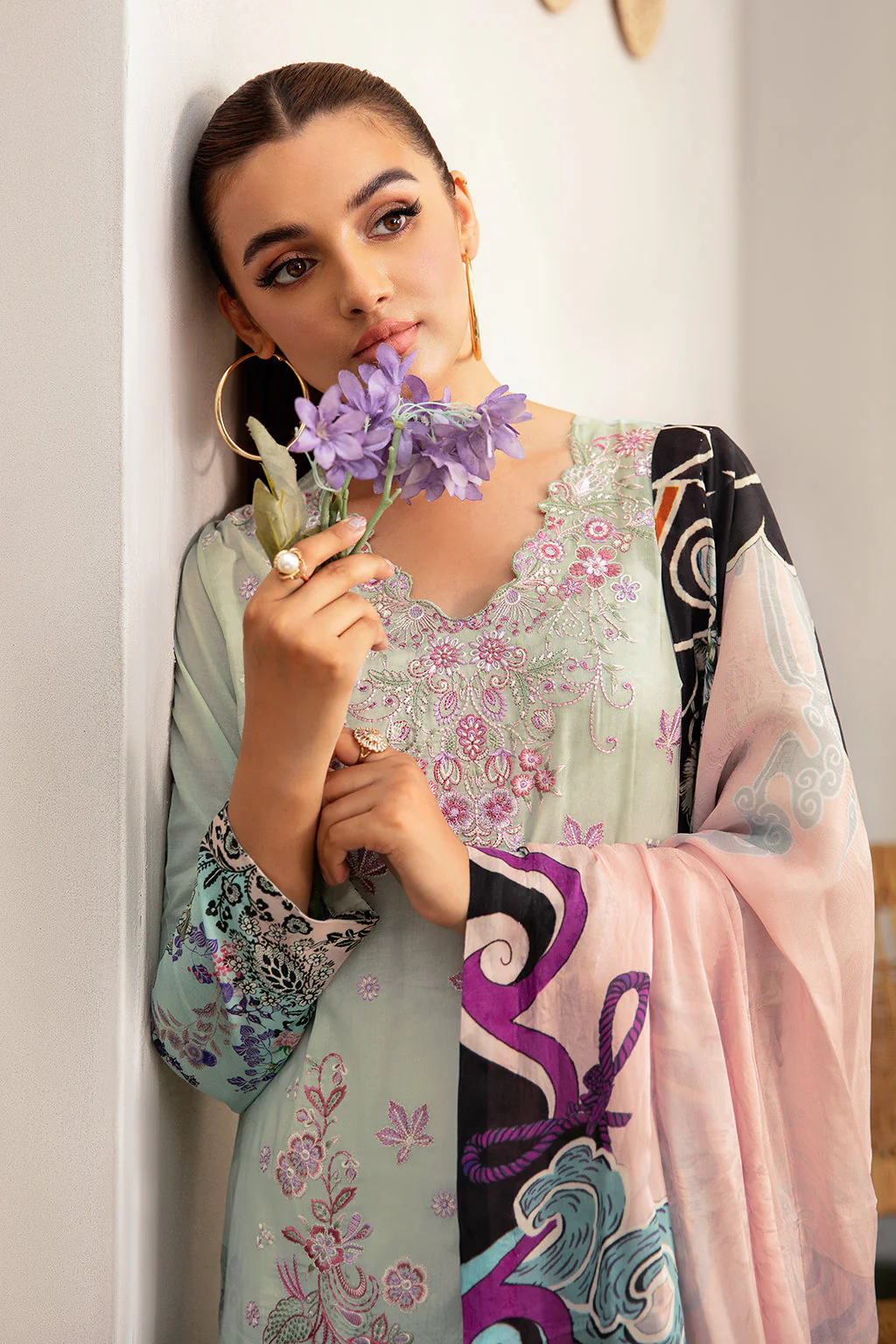 Ramsha Mashaal Luxury Lawn – L-1206 - Image 5