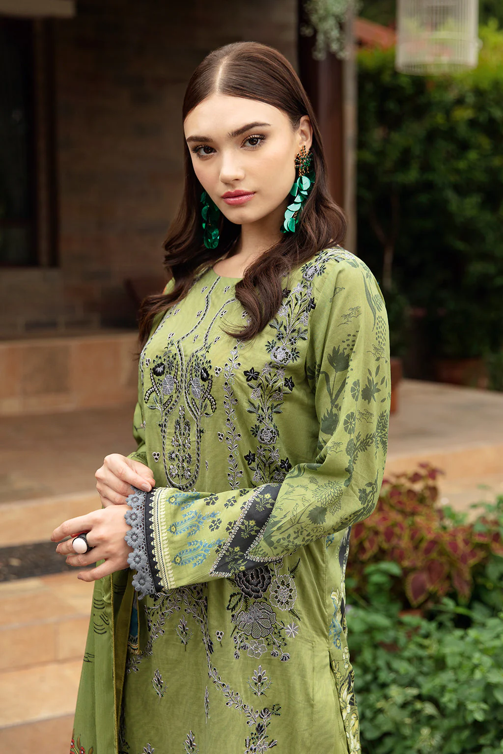 Ramsha Riwayat Luxury Lawn – Y-912 - Image 3