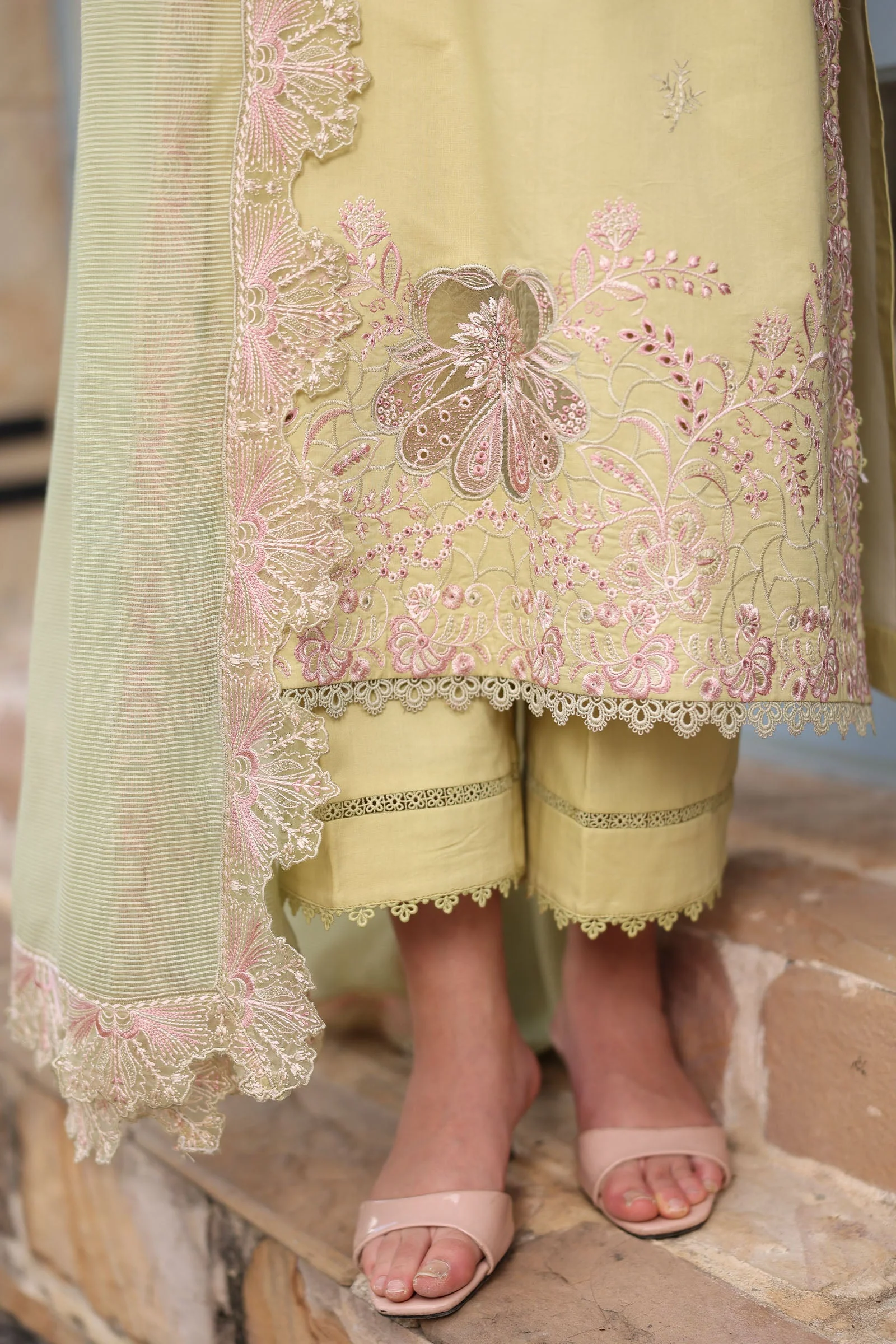 Rang Rasiya Raaya Luxury Lawn – Emily - Image 5