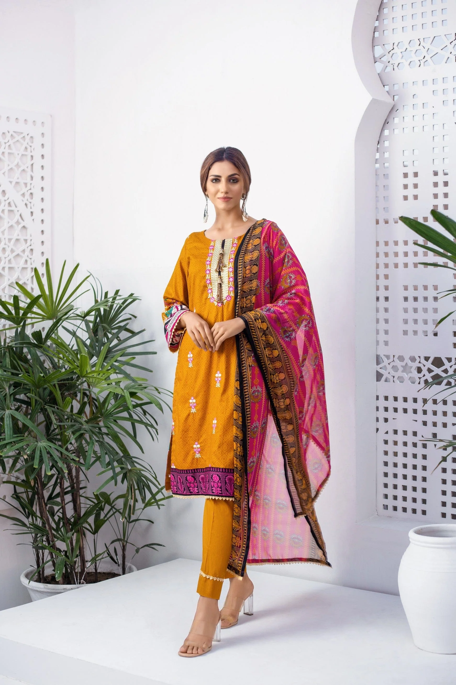 Rangreza Embroidered Lawn Collection – RE22-8 - Image 6