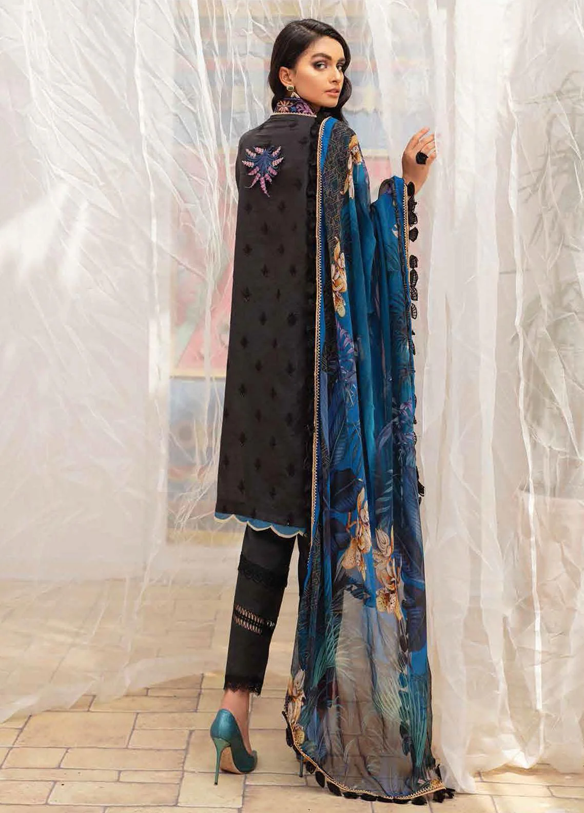 Roheenaz by Mushq Lawn Collection – RNZ-04-B Phantom - Image 3