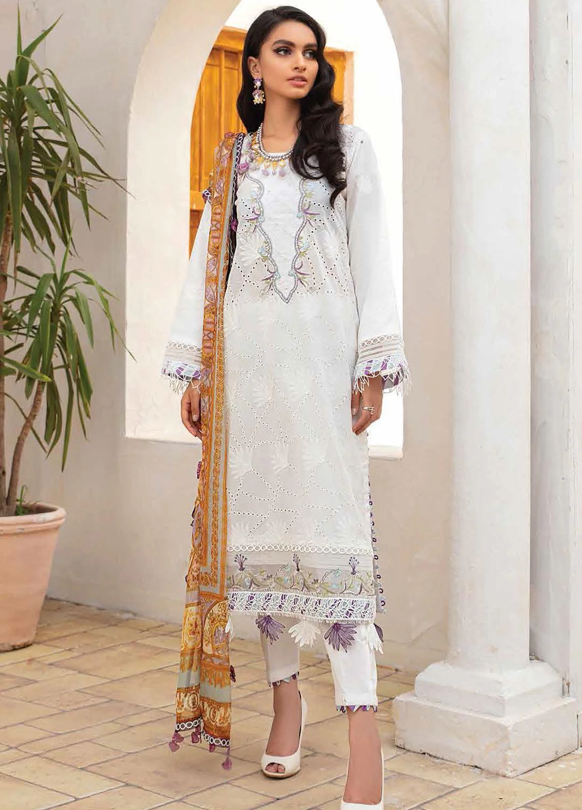 Roheenaz by Mushq Lawn Collection 2022 – RNZ-08-B Day Dream - Image 3