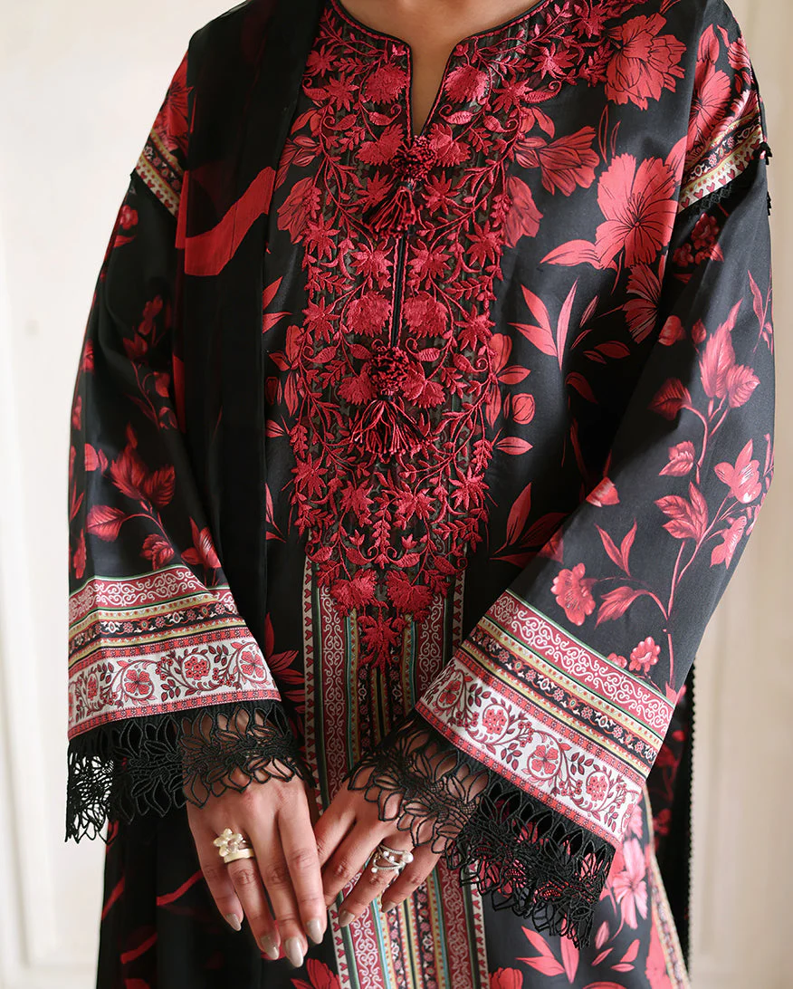 Roheenaz Eclat Garden Printed Lawn – Iris Garden - Image 4