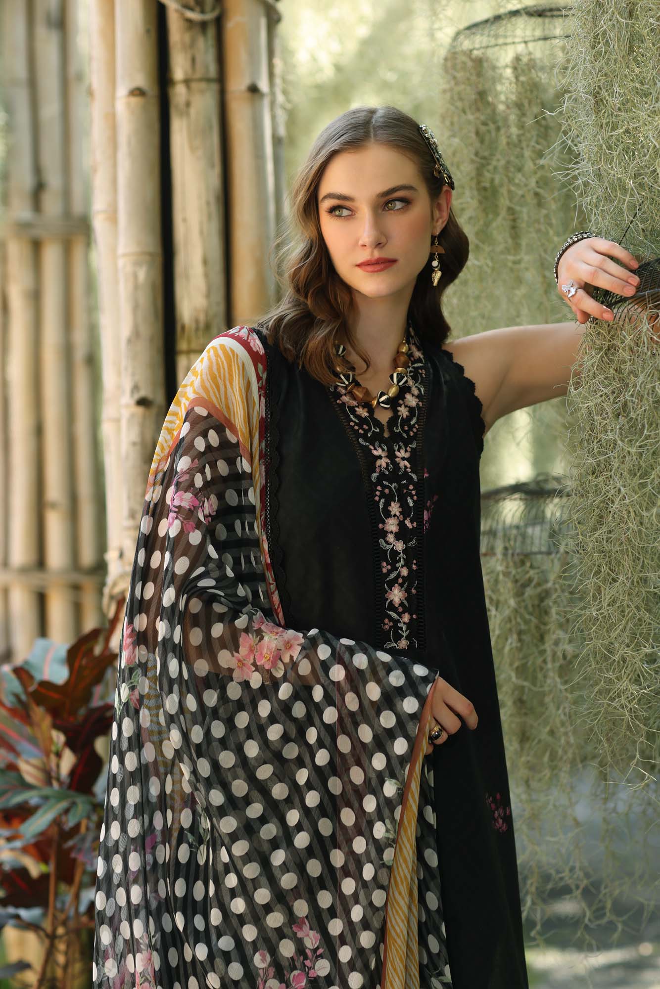 Saadia Asad Noor Eid Luxe Printedkari Lawn – D10-B - Image 4