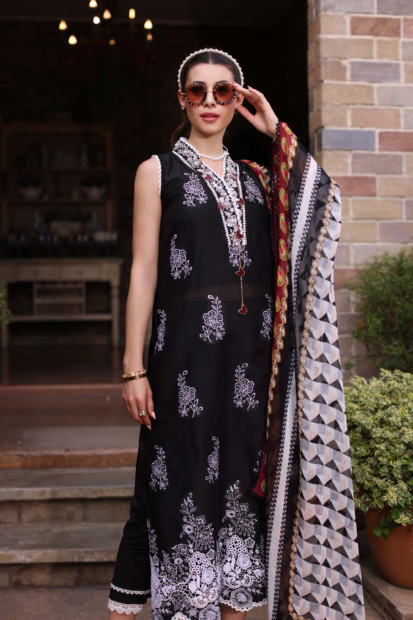 Saadia Asad Noor Eid Luxe Printkari Lawn – D6 - Image 6
