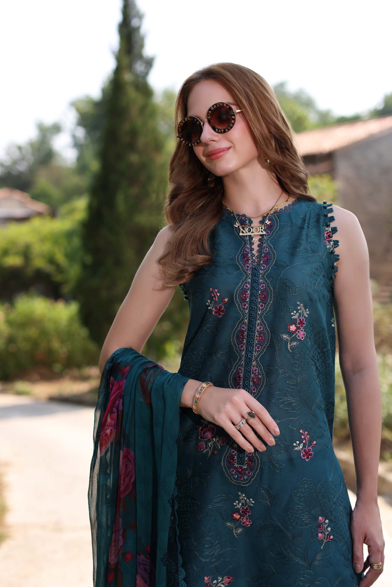 Saadia Asad Noor Eid Luxe Printkari Lawn – D9 - Image 10