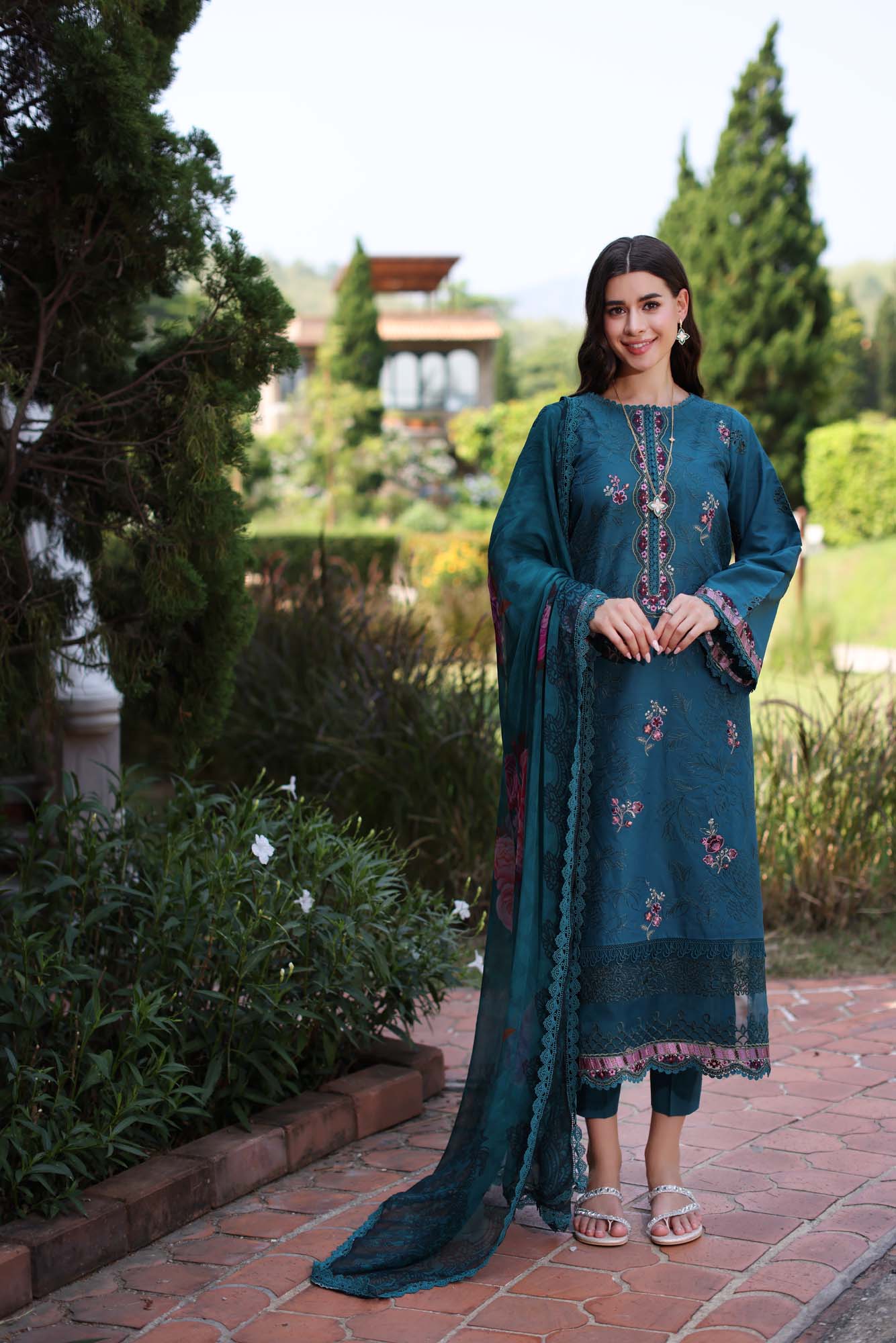 Saadia Asad Noor Eid Luxe Printkari Lawn – D9 - Image 2
