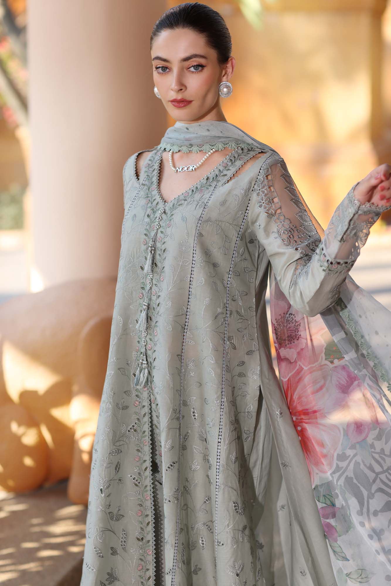Saadia Asad Noor Eid Luxury Laserkaari Lawn – D1-A - Image 6