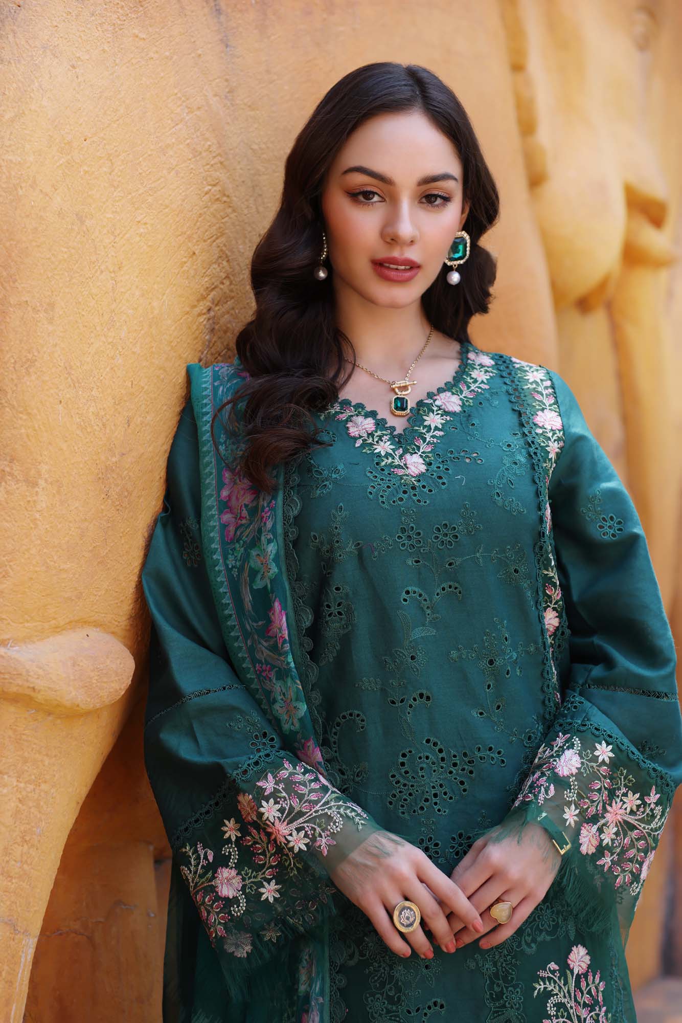 Saadia Asad Noor Eid Luxury Laserkaari Lawn – D10-A - Image 4
