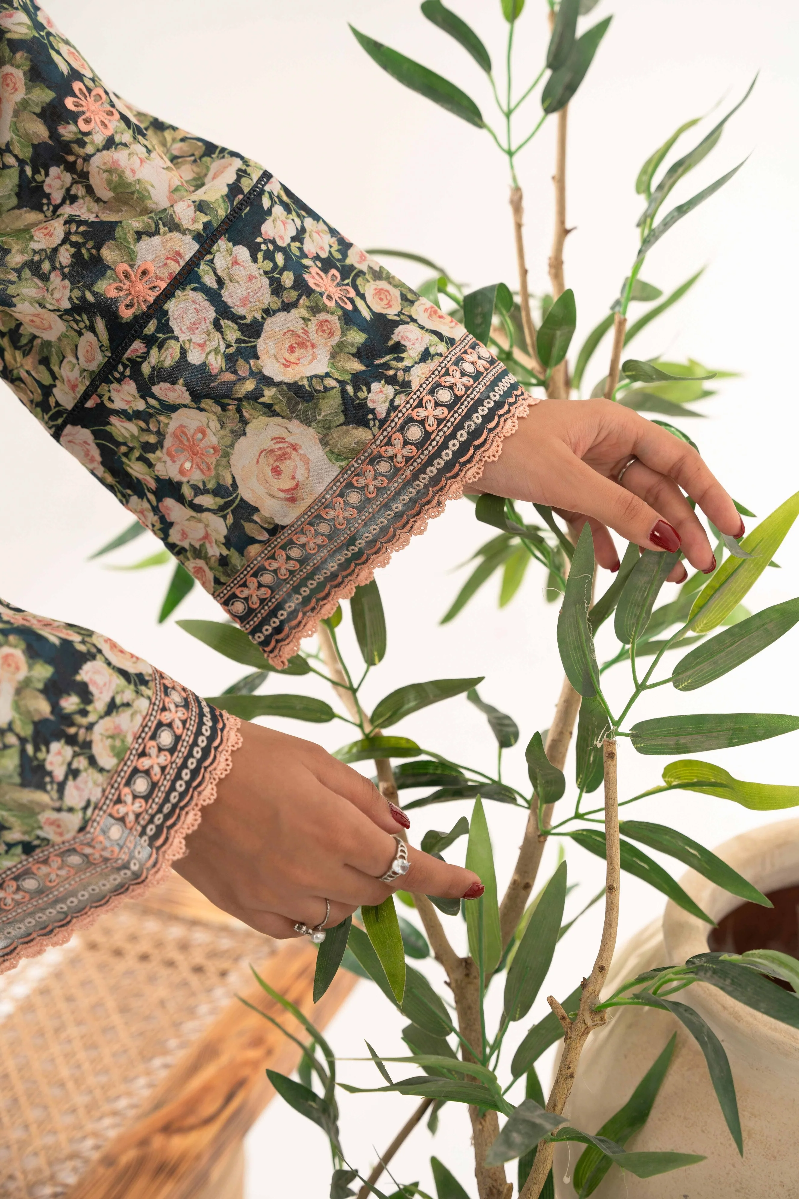 Sable Vogue Lila Lawn Collection – SAL-04-23-V1 - Image 8
