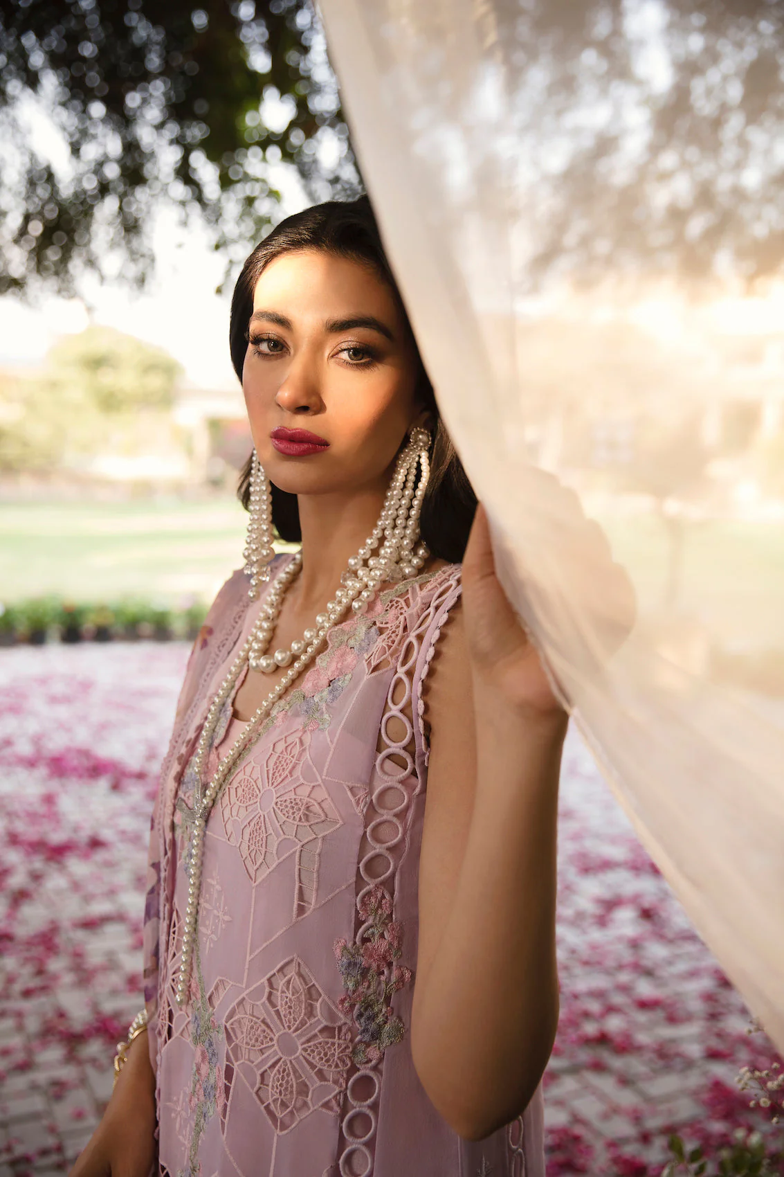 Sable Vogue Luxury Lawn Collection – IRIS - Image 5