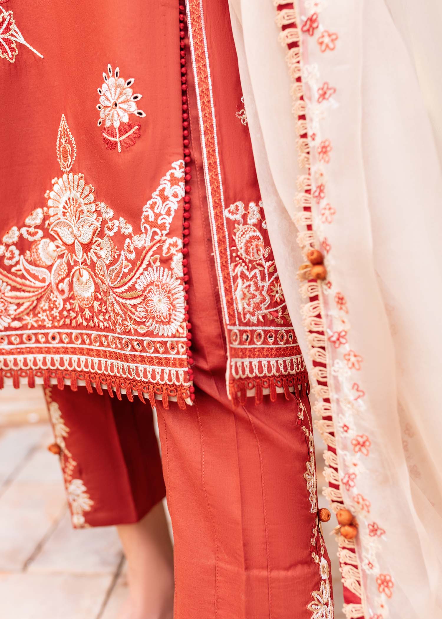 Sadaf Fawad Khan Siraa Festive Lawn β Faizah (B) - Image 4