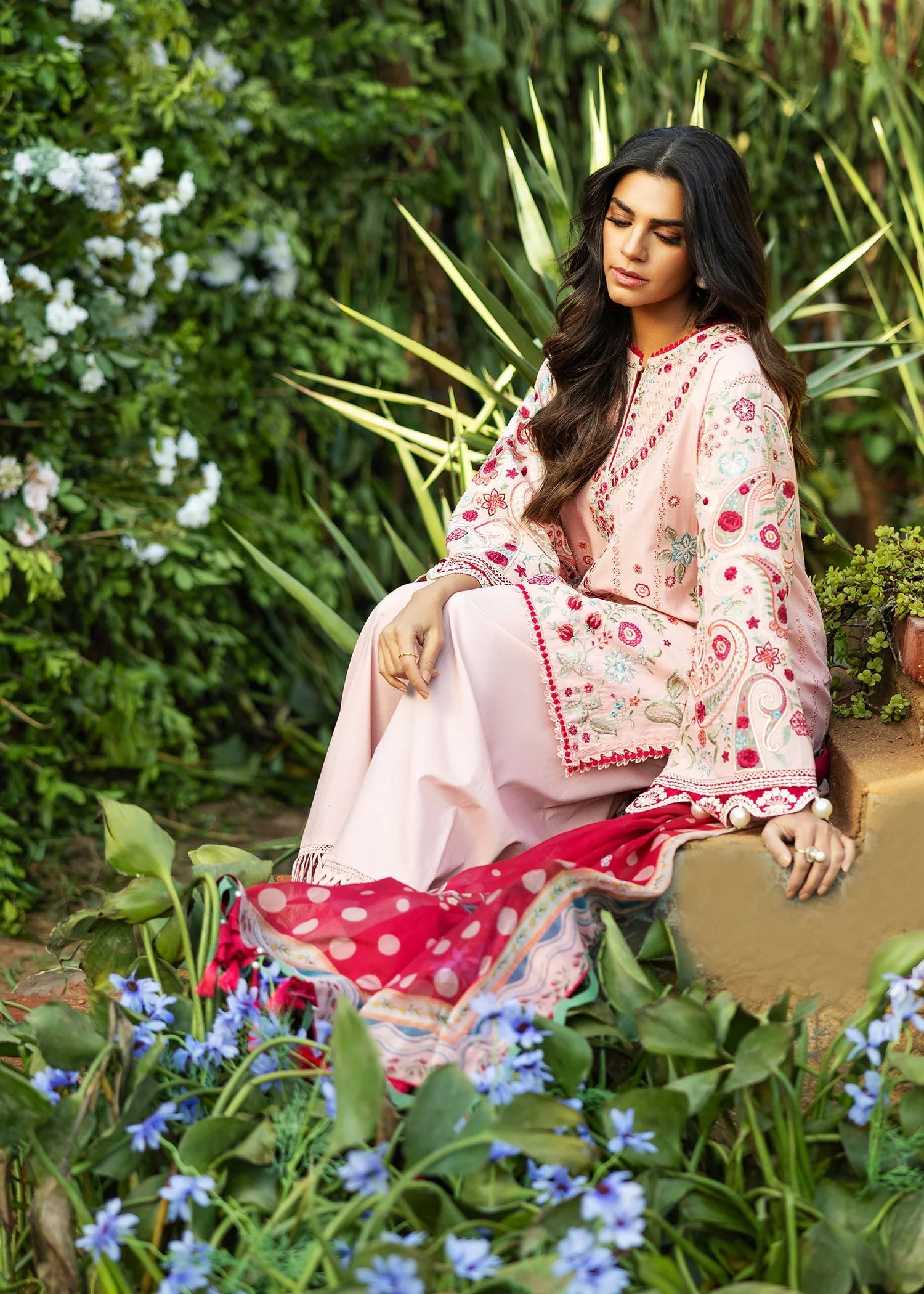 Sadaf Fawad Khan Siraa Luxury Lawn β PAISLEY GARDEN - B - Image 2