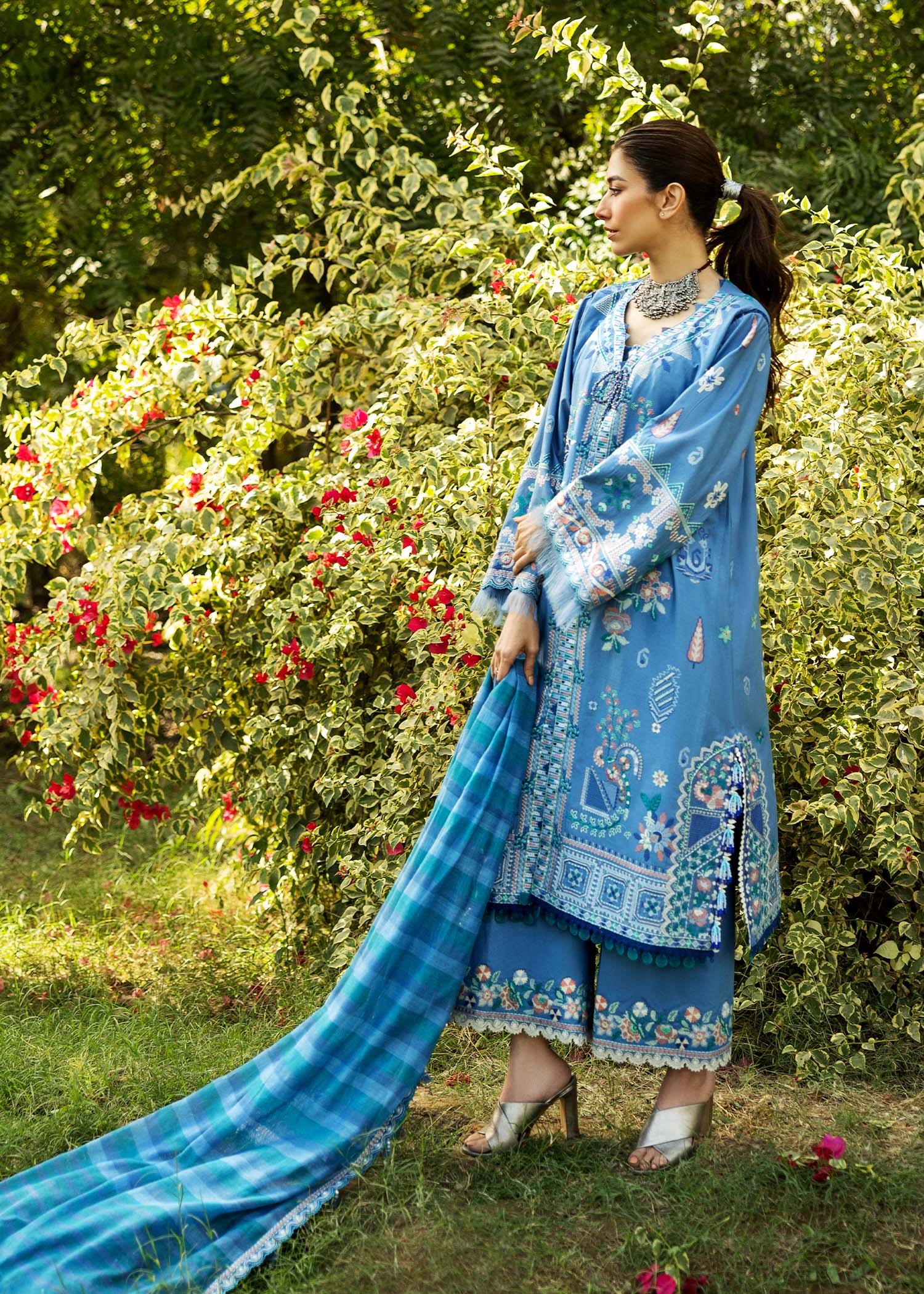 Sadaf Fawad Khan Siraa Luxury Lawn – WISTERIA - A - Image 2
