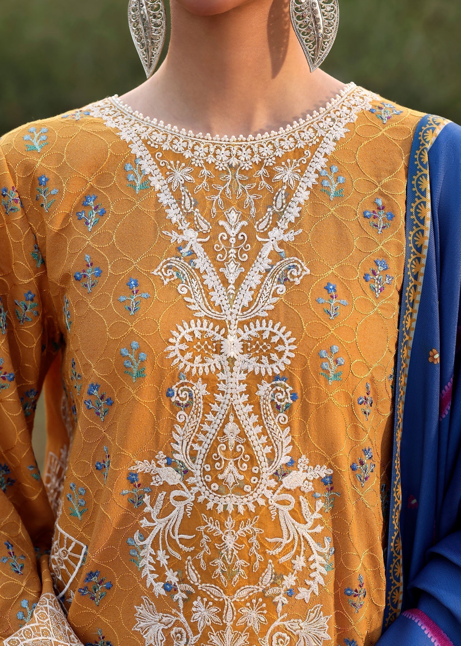 Sadaf Fawad Khan Siraa Winter – Gul Bahar - Image 4