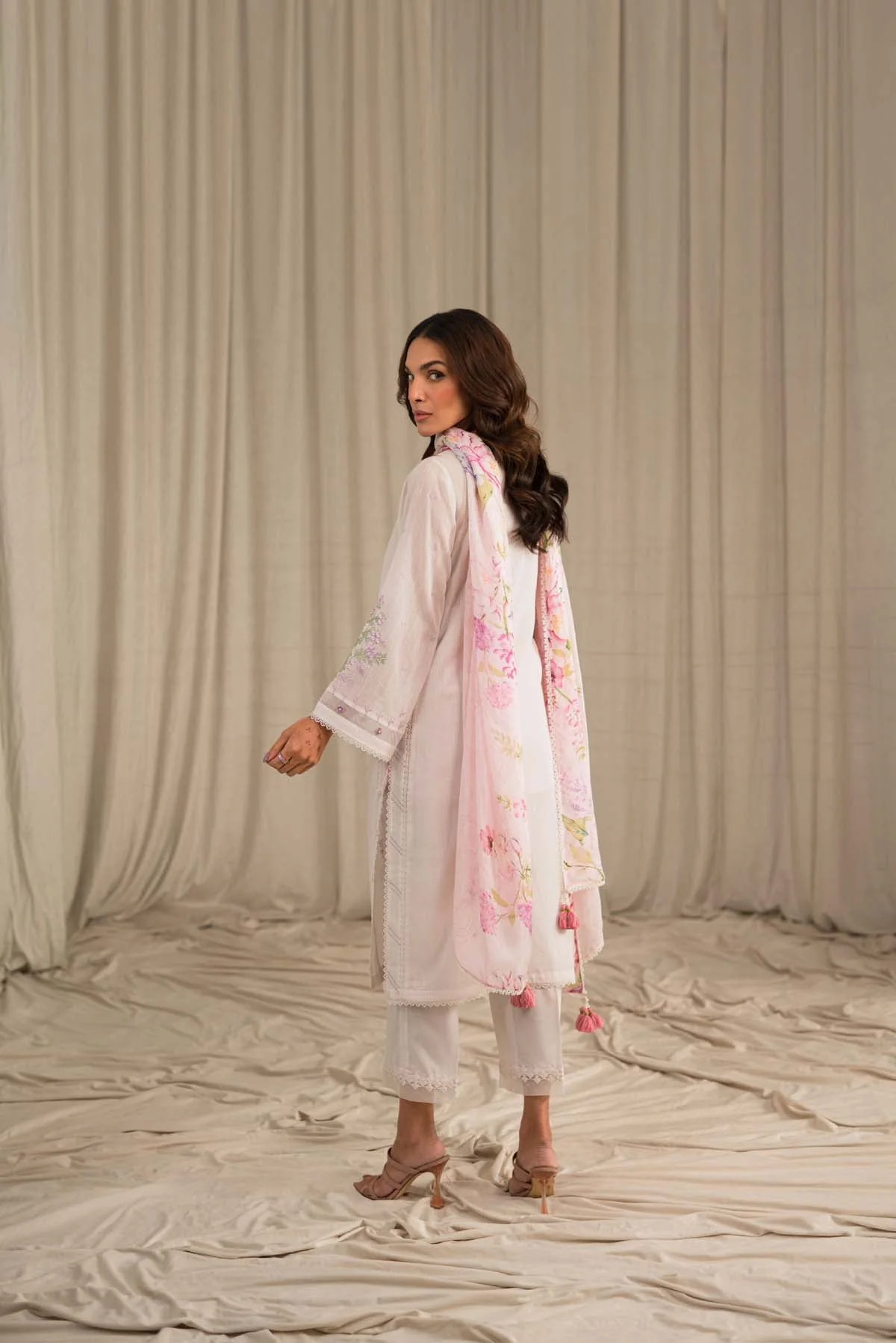 Sahar Mirage Luxury x Kiran Malik Lawn Collection – Slub Lawn 3 Piece (Embroidered)-S24-ES-L1-05 - Image 3