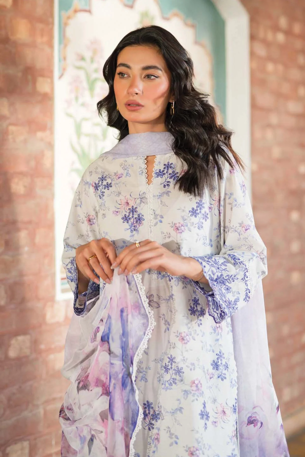 Sahar Spring/Summer 2024 – Embroidered Lawn 3 Piece - S24-EL-V2-04 - Image 3