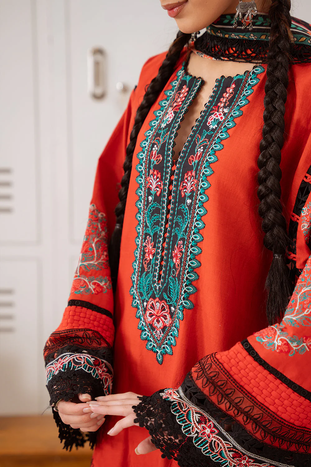 Saira Rizwan Laanem Spring/Summer Lawn – NAZLI-B-SRL25-06 - Image 5