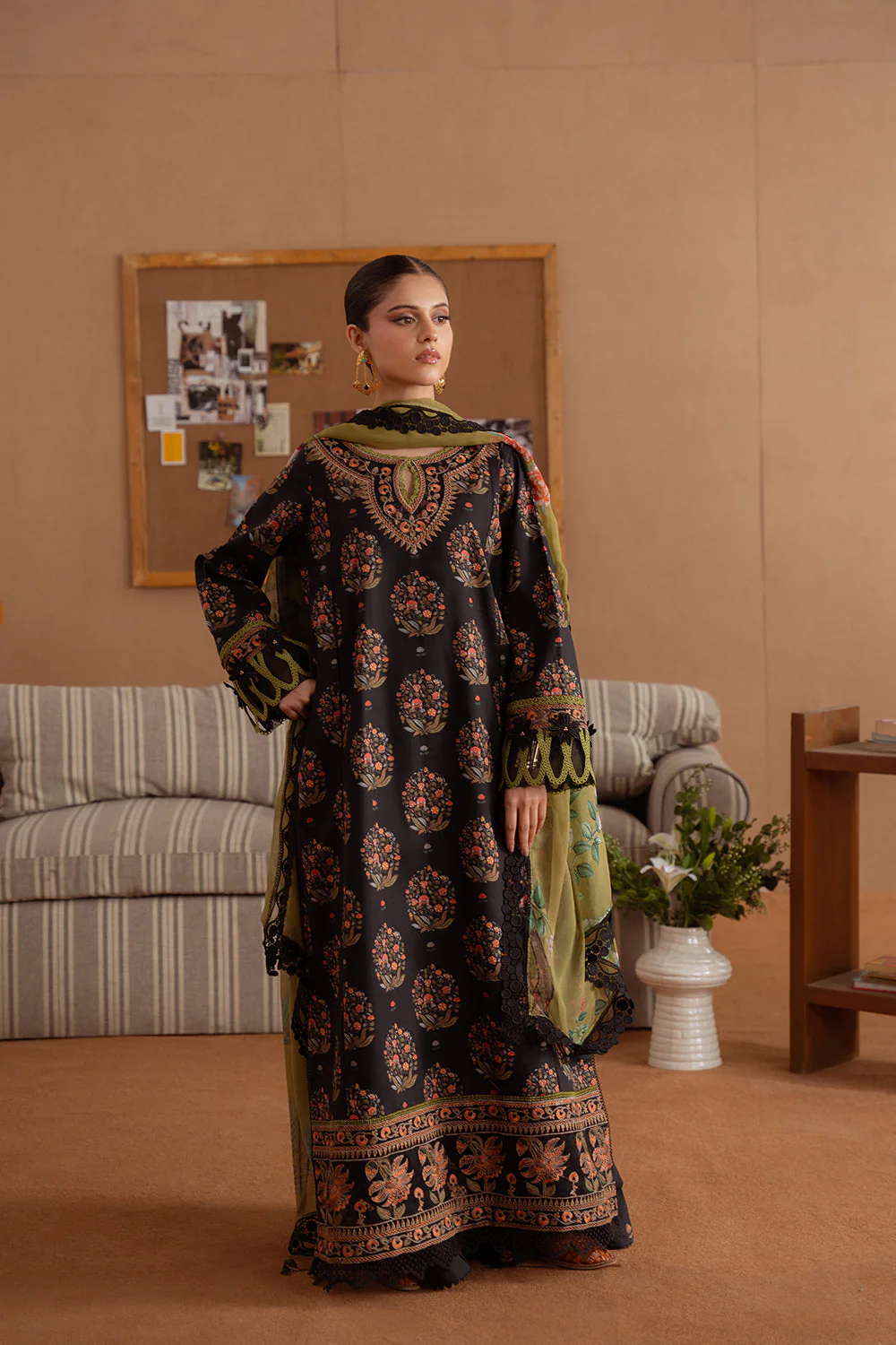 Saira Rizwan Laanem Spring/Summer Lawn – NERIDA-B-SRL25-02