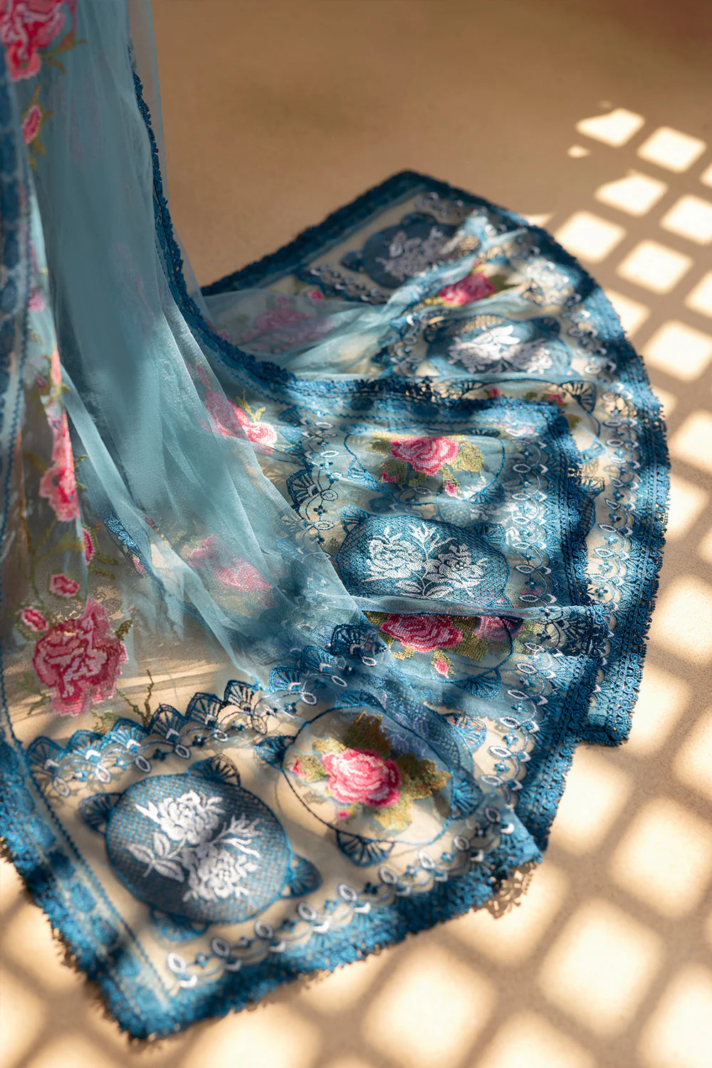 Saira Rizwan Luxury Lawn – ALMA-SRL25-12 - Image 8