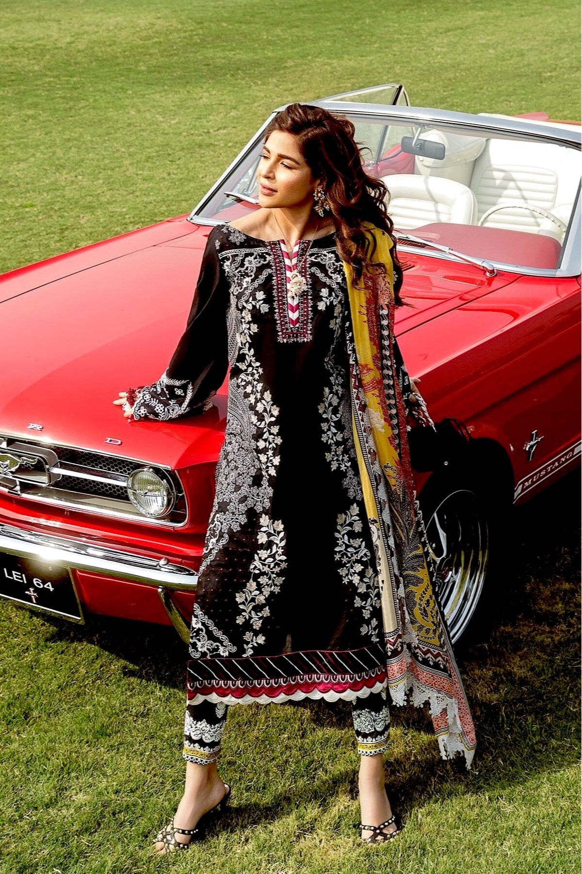 Saira Rizwan Luxury Lawn Collection '21 – ZAHRA SR-02 - Image 2
