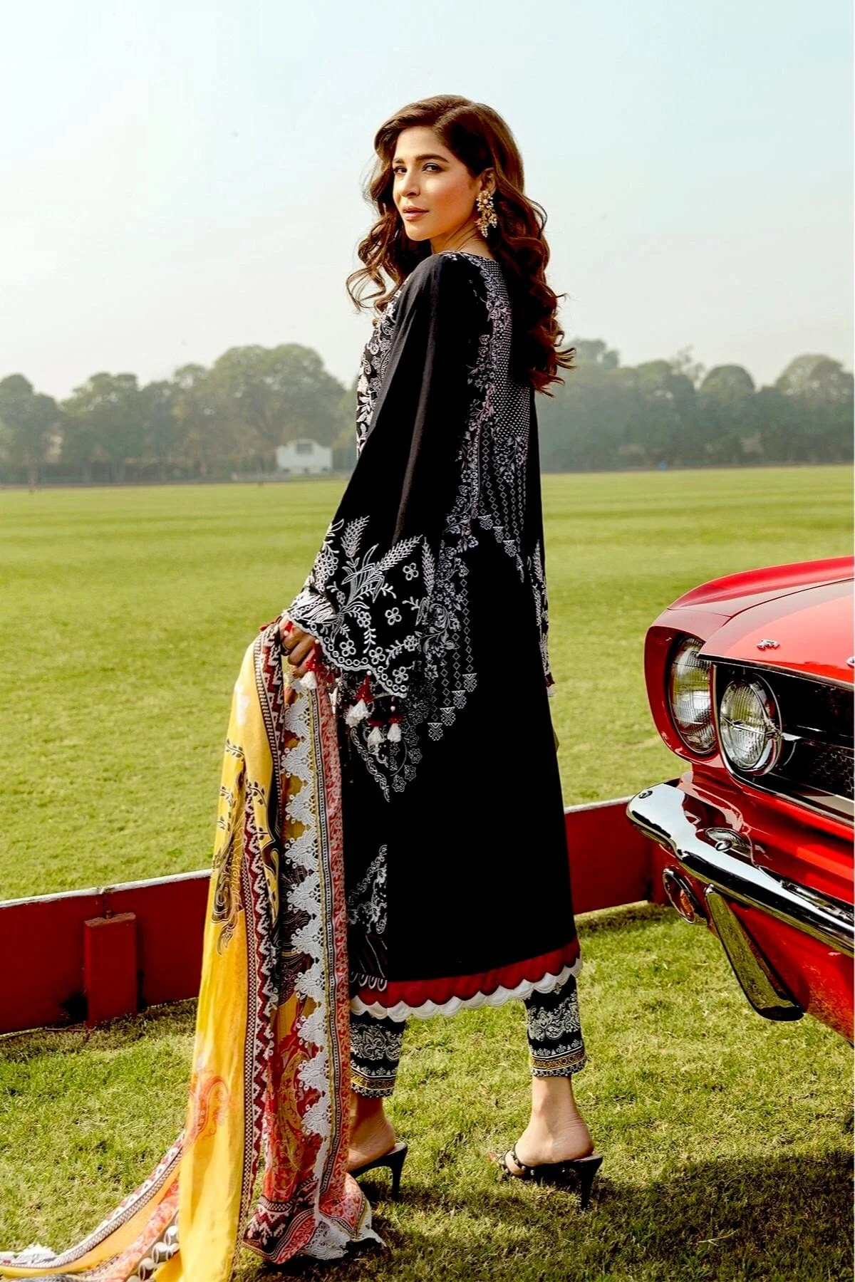 Saira Rizwan Luxury Lawn Collection '21 – ZAHRA SR-02 - Image 3