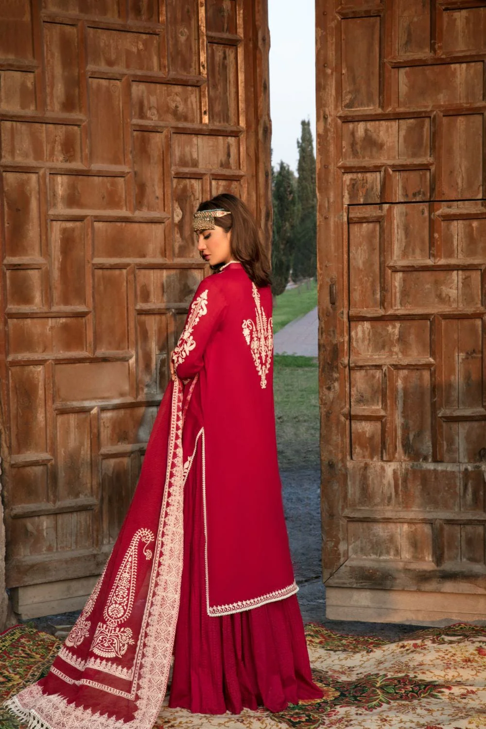 Saira Rizwan x Ittehad Luxury Lawn Collection 2022 – GHULAB - Image 5