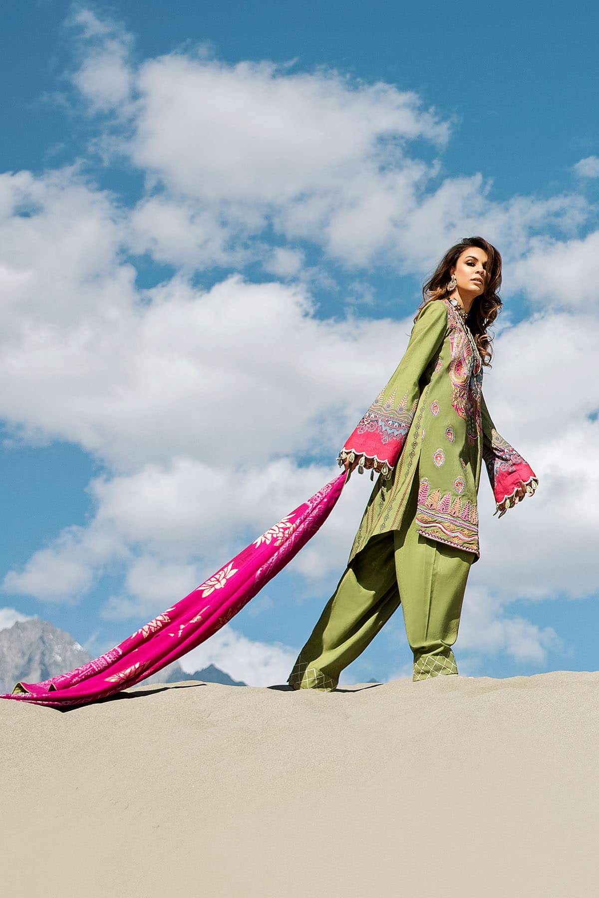 Saira Rizwan X Ittehad Winter Collection – Lnara - SR-5 - Image 3