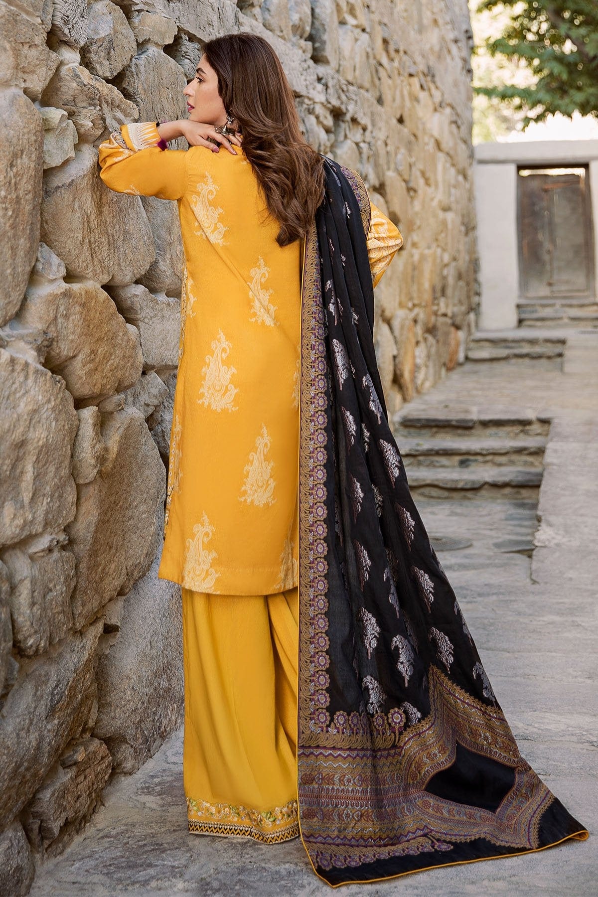 Saira Rizwan X Ittehad Winter Collection – Sarin - SR-3 - Image 3