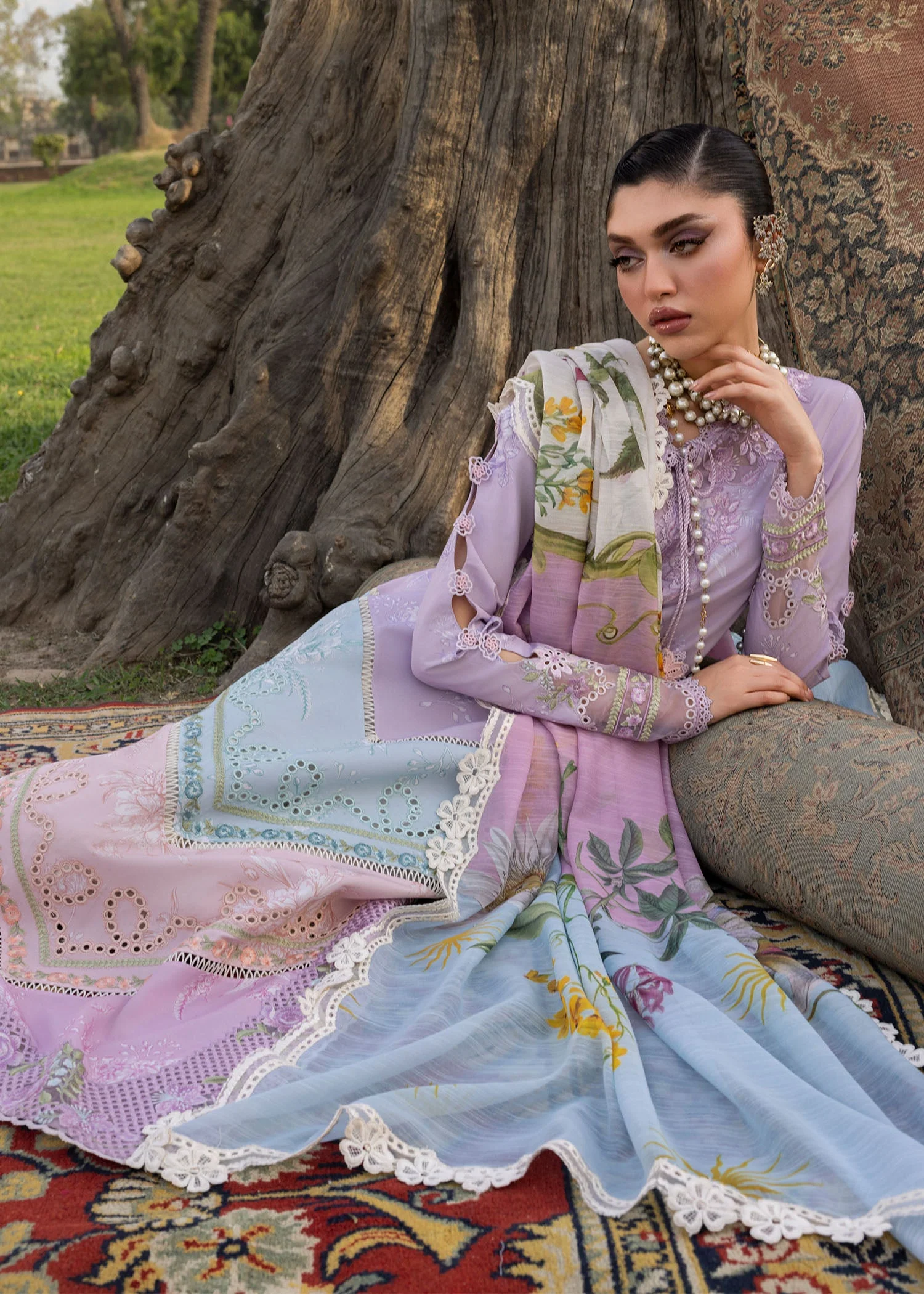 Saira Shakira Bloom Luxury Lawn – AVA - Image 3