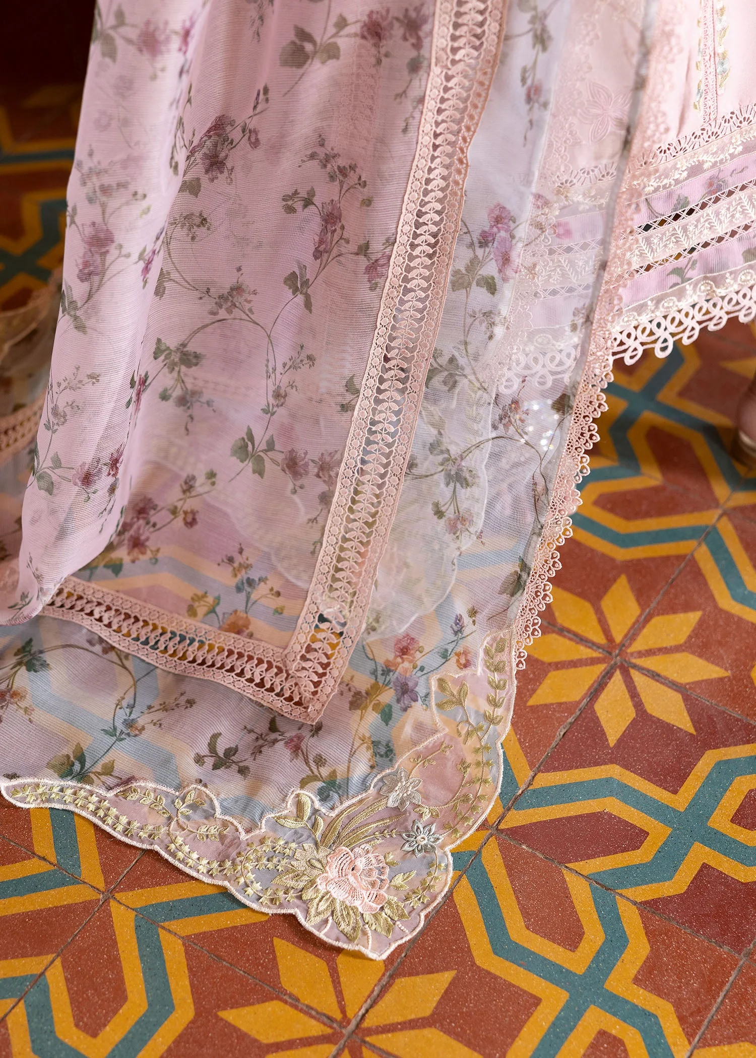 Saira Shakira Bloom Luxury Lawn โ CHLOE 3-A - Image 9