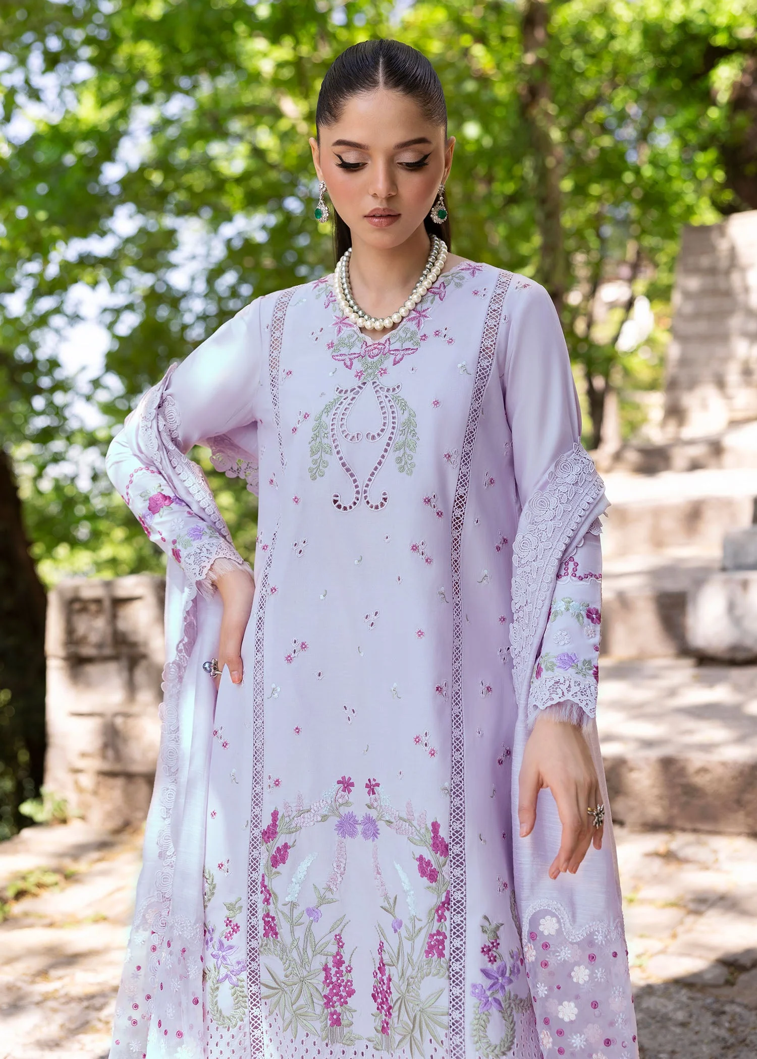 Saira Shakira Bloom Luxury Lawn – FAYE 7-A - Image 5