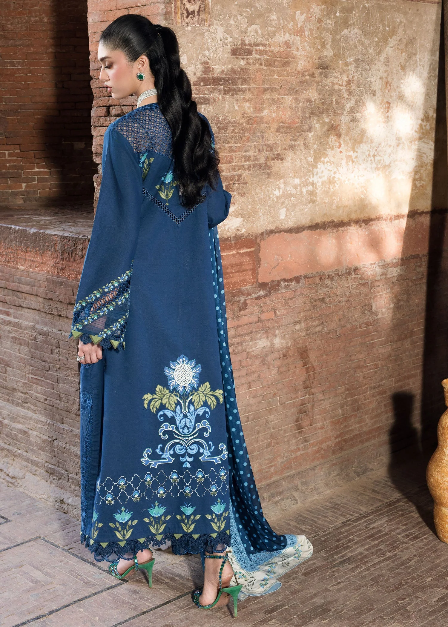 Saira Shakira Bloom Luxury Lawn – LILY - Image 10