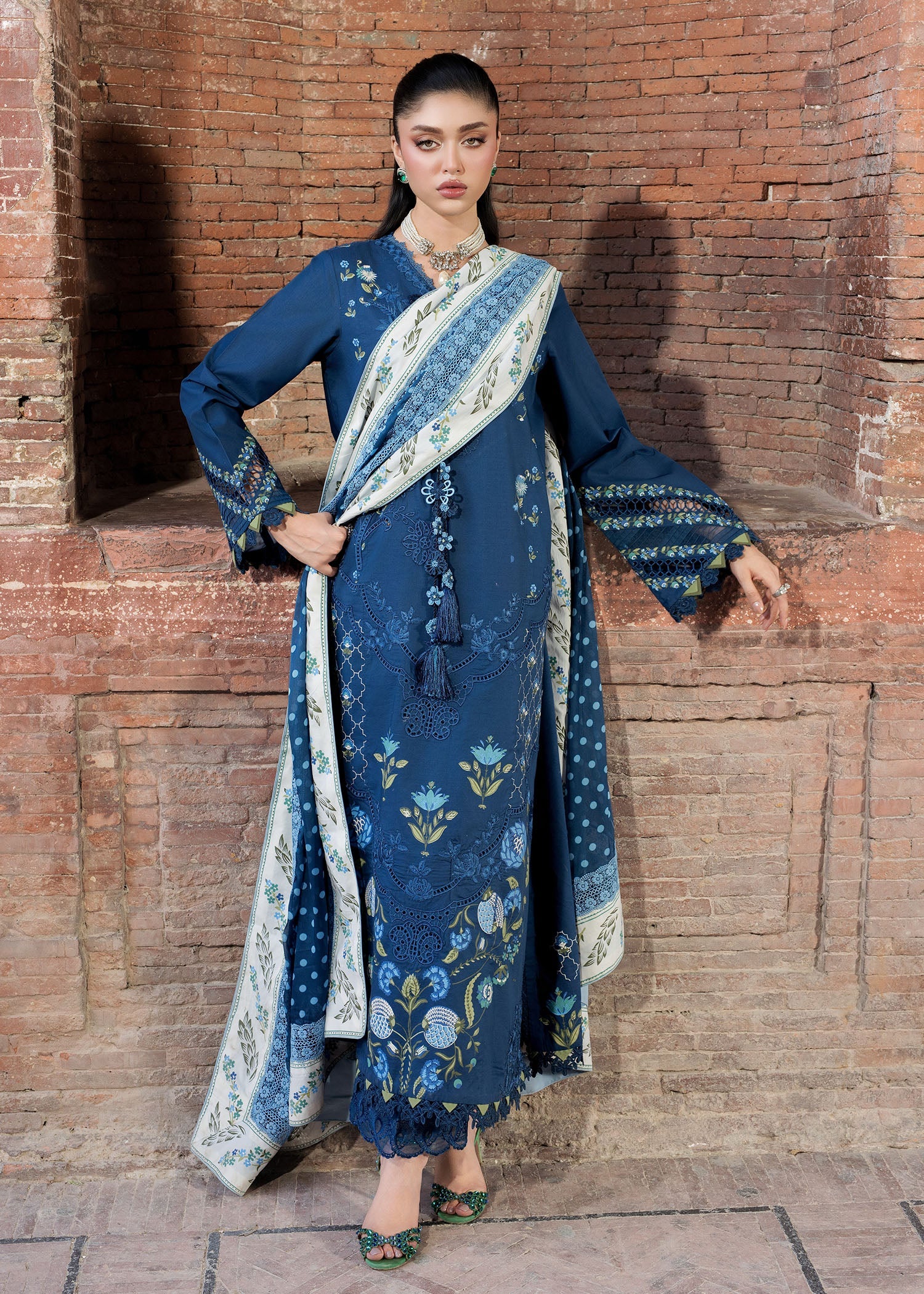 Saira Shakira Bloom Luxury Lawn – LILY - Image 7