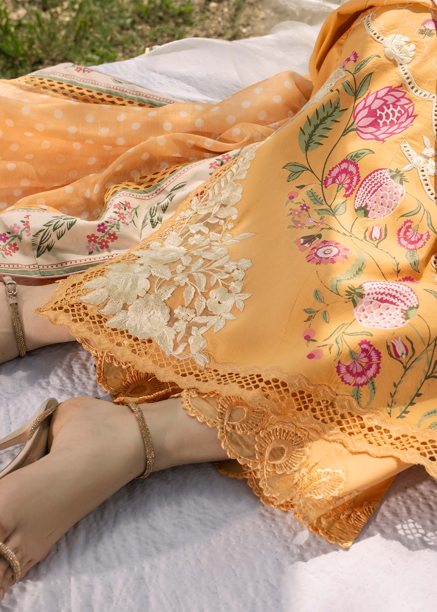 Saira Shakira Bloom Luxury Lawn – LILY - Image 6