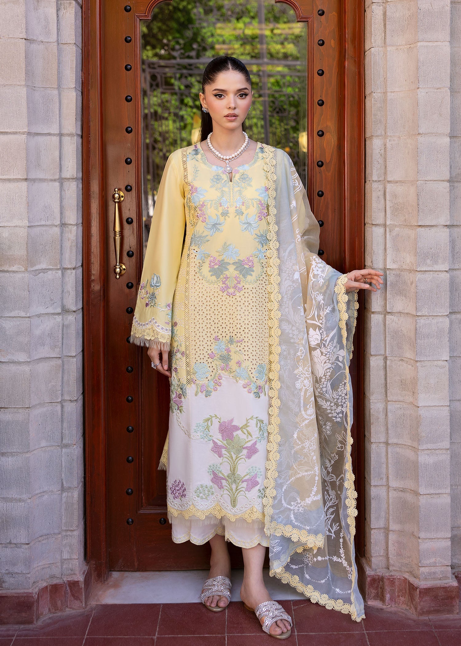Saira Shakira Bloom Luxury Lawn – LOTUS REVERIE 4-A - Image 2